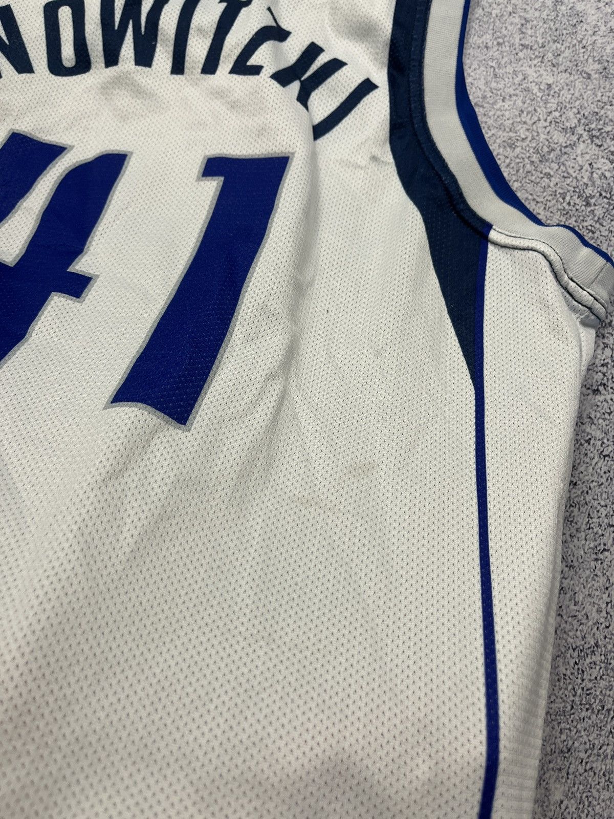Champion × NBA × Vintage Rare Dirk Nowitzki #41 Dallas Mawericks NBA Jersey Shirt Size US L / EU 52-54 / 3 - 13 Thumbnail