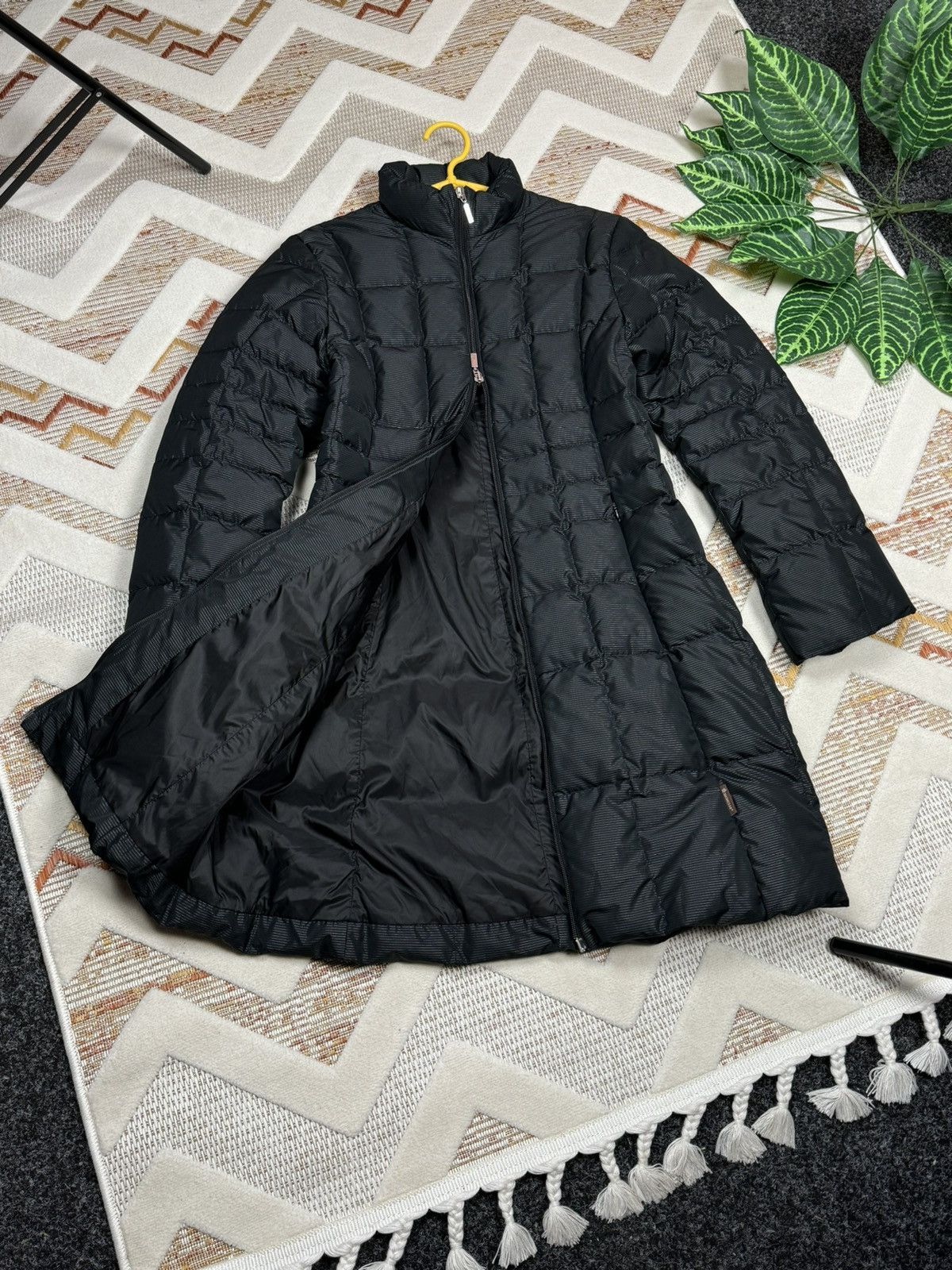 Moncler Moncler Rare Vintage Down Jacket Puffer Woman Size S - M Size S / US 4 / IT 40 - 13 Thumbnail