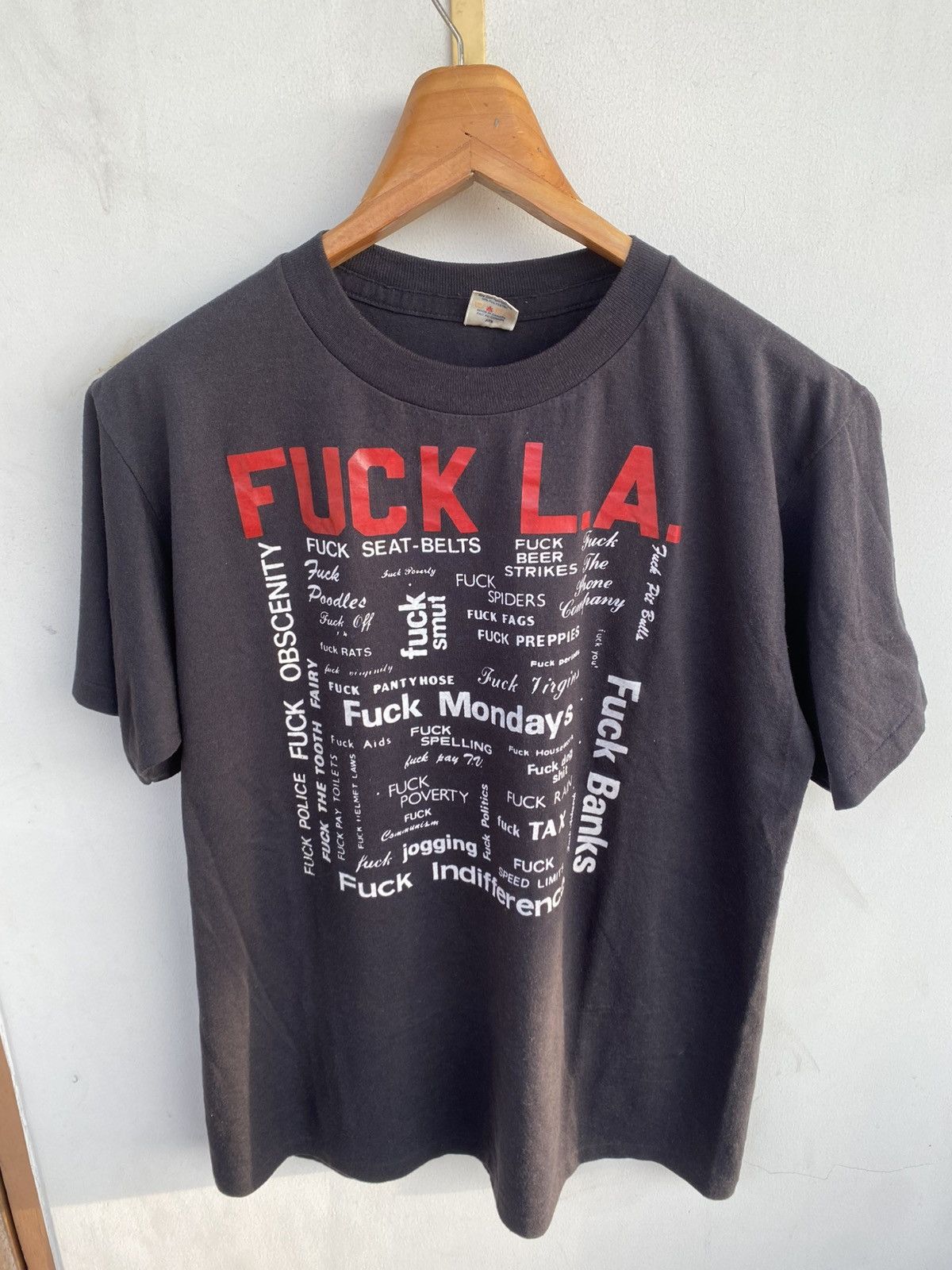 Vintage Vintage 1980s Harvey Woods “FUCK L.A.” Graphic T-Shirt Size US L / EU 52-54 / 3 - 1 Thumbnail