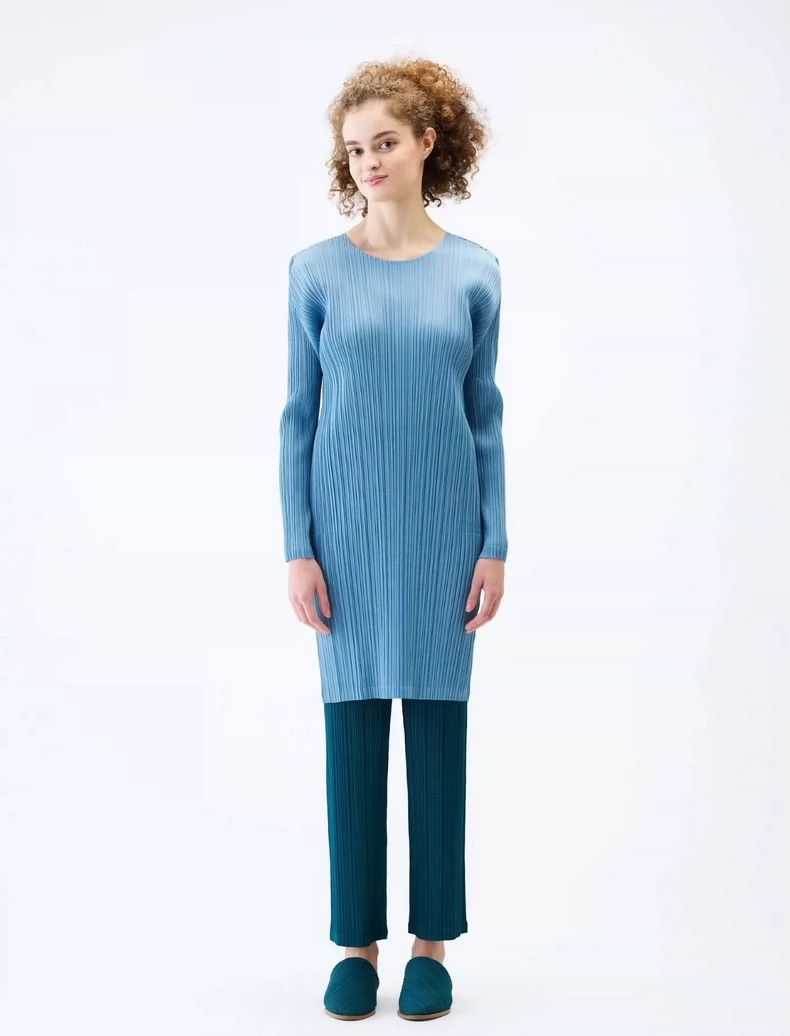 Issey Miyake Issey Miyake size:3 black dress Size XS / US 0-2 / IT 36-38 - 2 Thumbnail