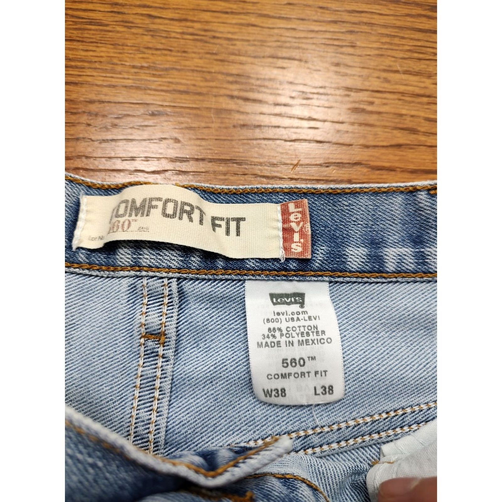 Levi's VINTAGE Levi's 560 Jeans Mens 36x36 Blue Relaxed Comfort Fit 90s Y2K Denim Model 560 Loose Fit 5-Pocket Jeans Mens Blue Size US 36 / EU 52 - 6 Thumbnail