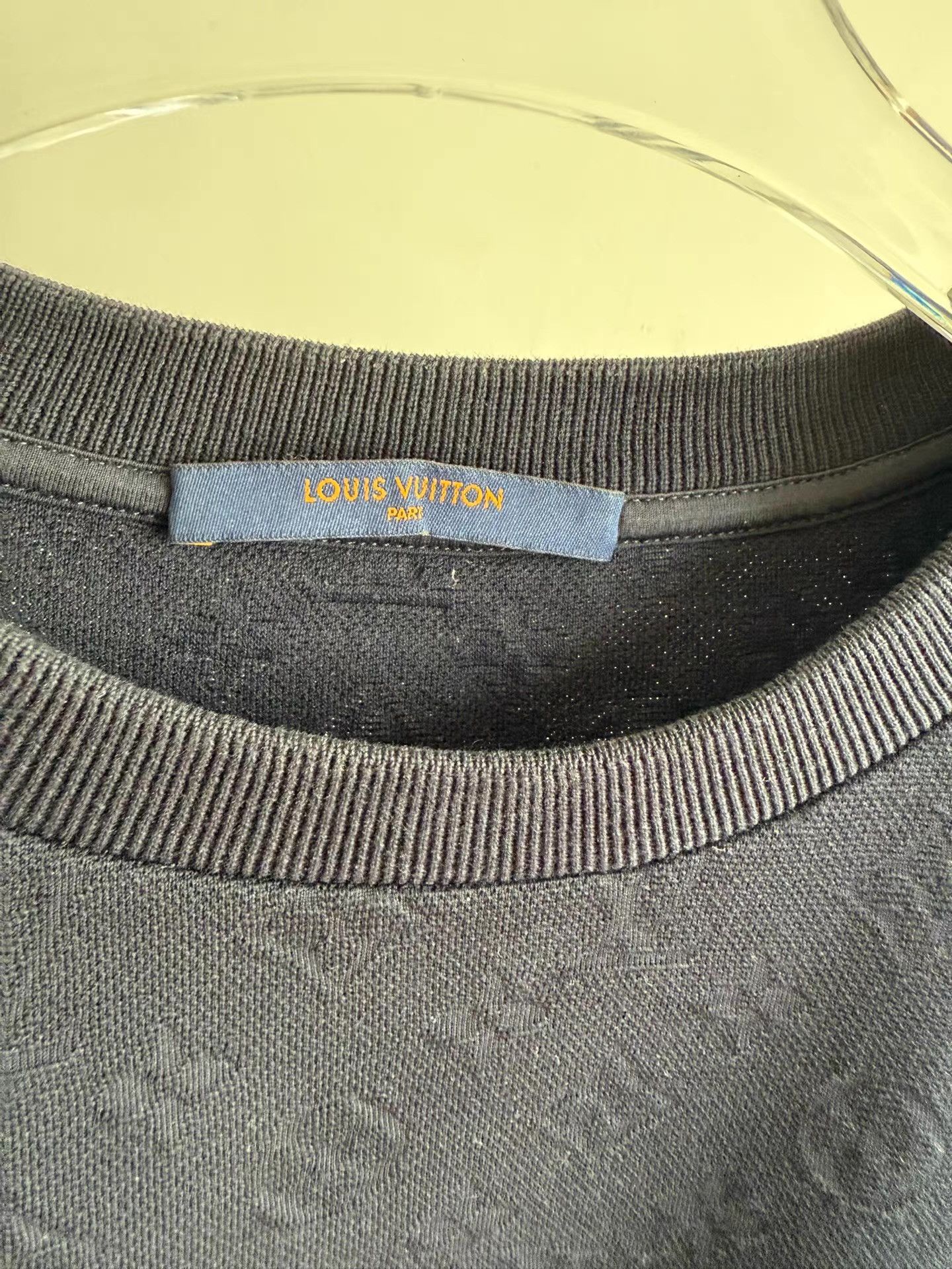 Louis Vuitton Louis Vuitton LV Monogram Embossed T-Shirt Q17 Size US M / EU 48-50 / 2 - 3 Thumbnail