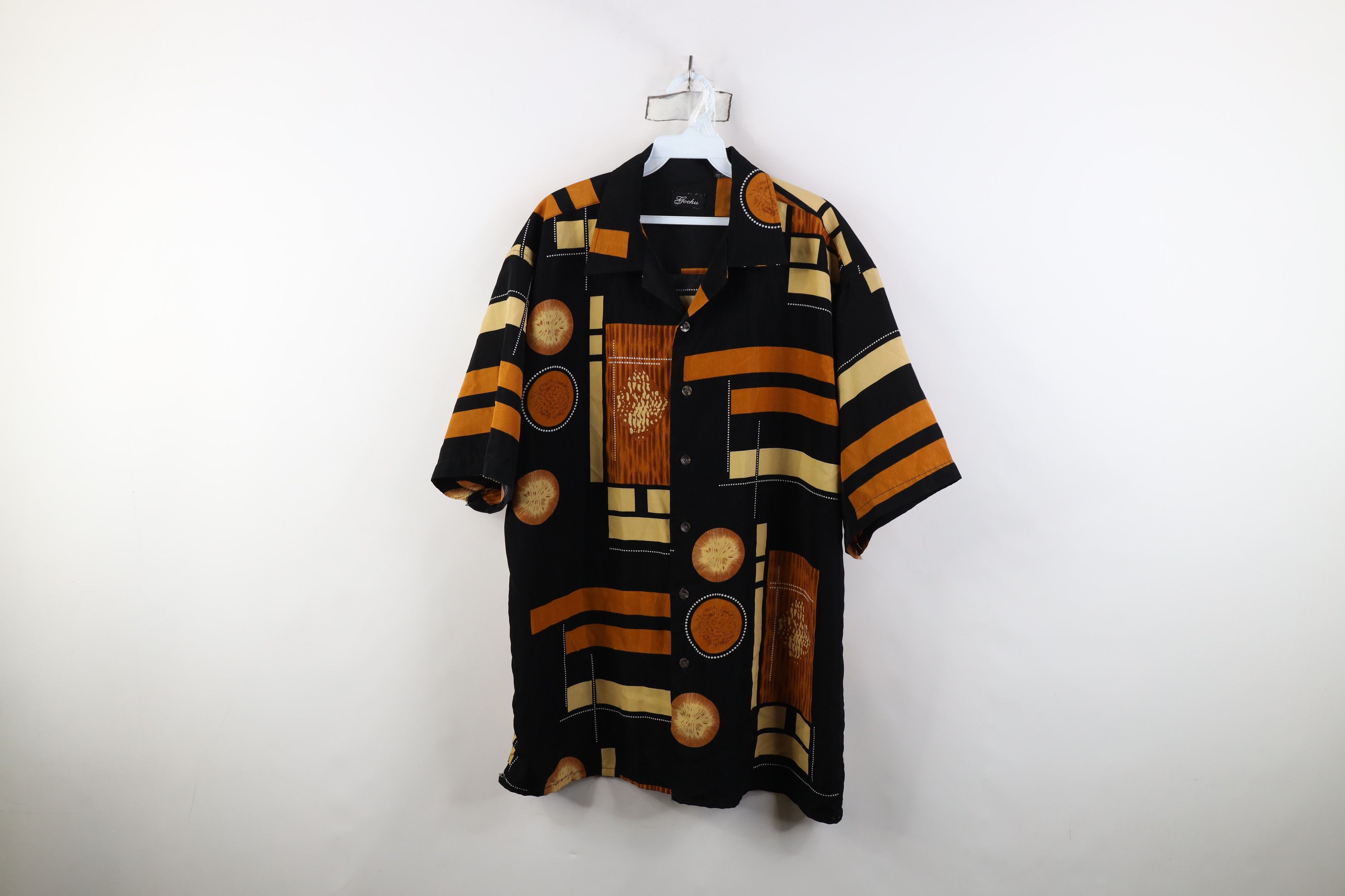 Vintage Vintage 90s Streetwear Geometric Camp Collar Button Shirt Size US L / EU 52-54 / 3 - 1 Thumbnail