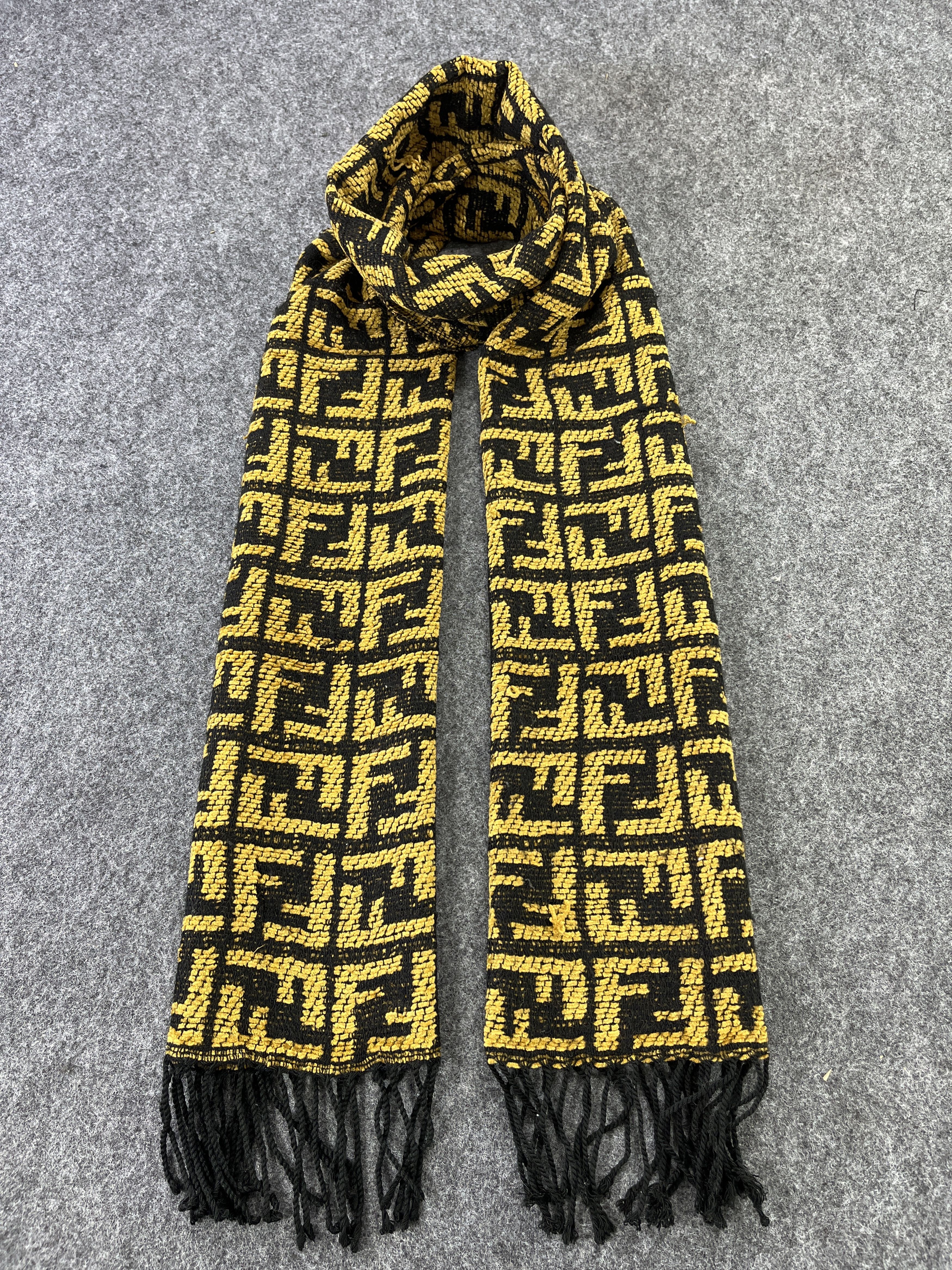Vintage MONOGRAM FENDI SCARVES / MUFFLER / NECKWEAR T206 Size ONE SIZE - 1 Thumbnail