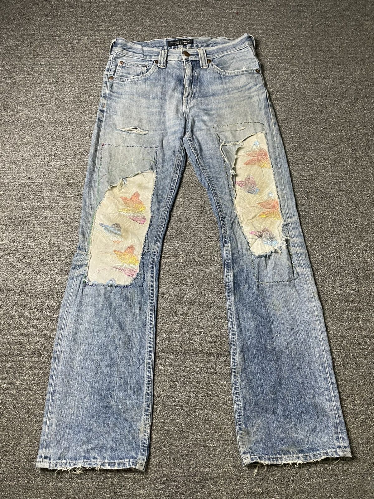 Japanese Brand × Uniqlo × Vintage UNIQLO Jeans Loose Fit Flare Custom Jeans (106) Size US 32 / EU 48 - 1 Thumbnail