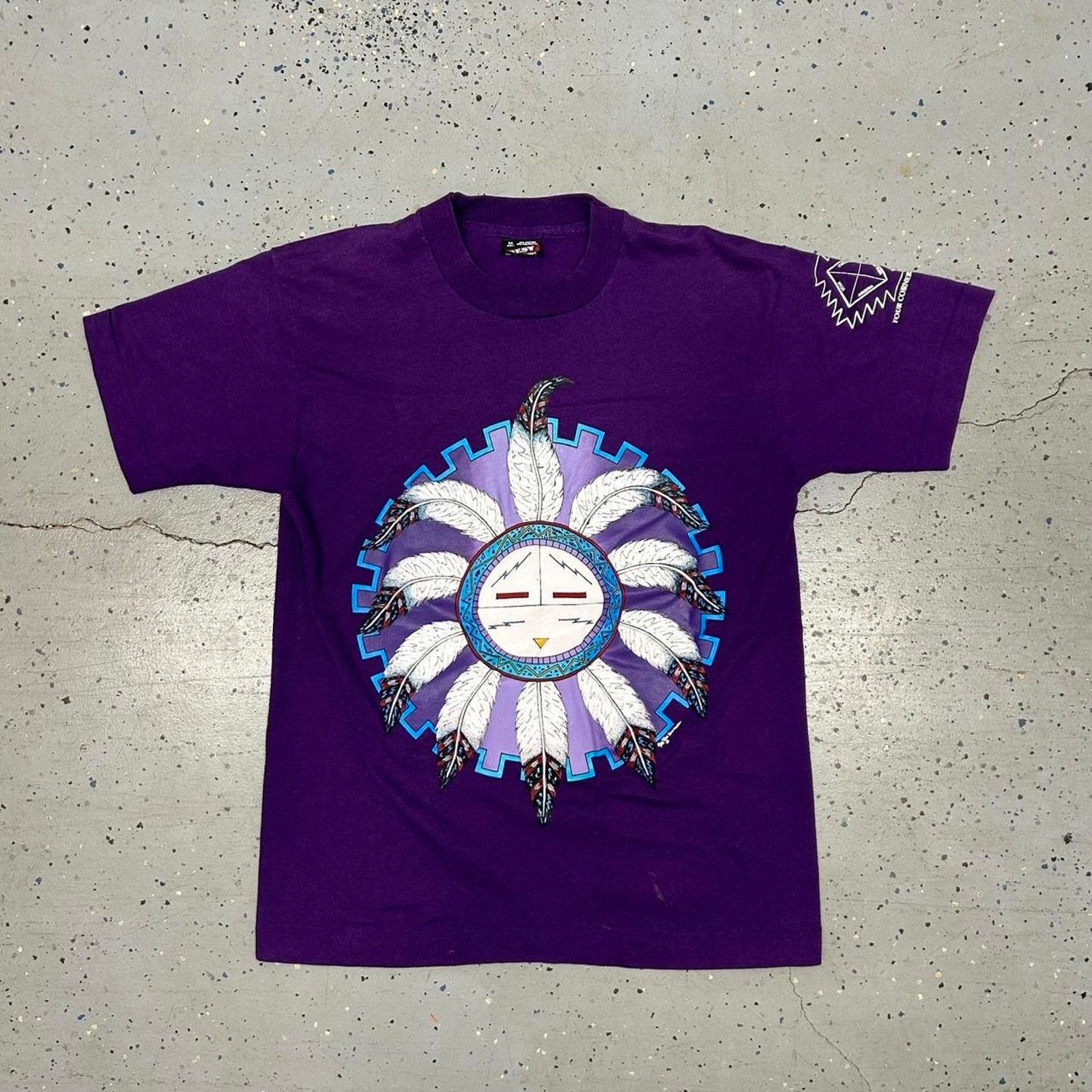 Fruit Of The Loom VTG 90s Native American graphic tee with feathers Size M / US 6-8 / IT 42-44 - 1 Thumbnail
