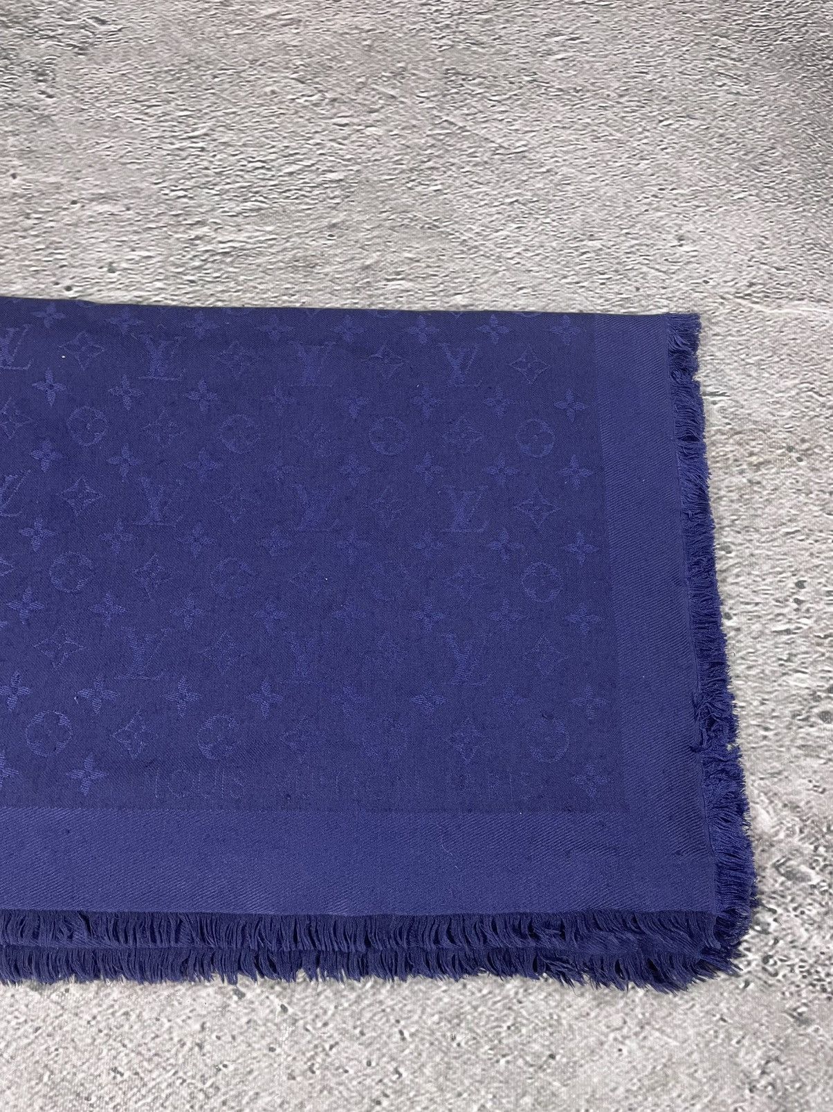 Louis Vuitton Louis Vuitton scarf navy cashmere monogram long Size ONE SIZE - 3 Thumbnail