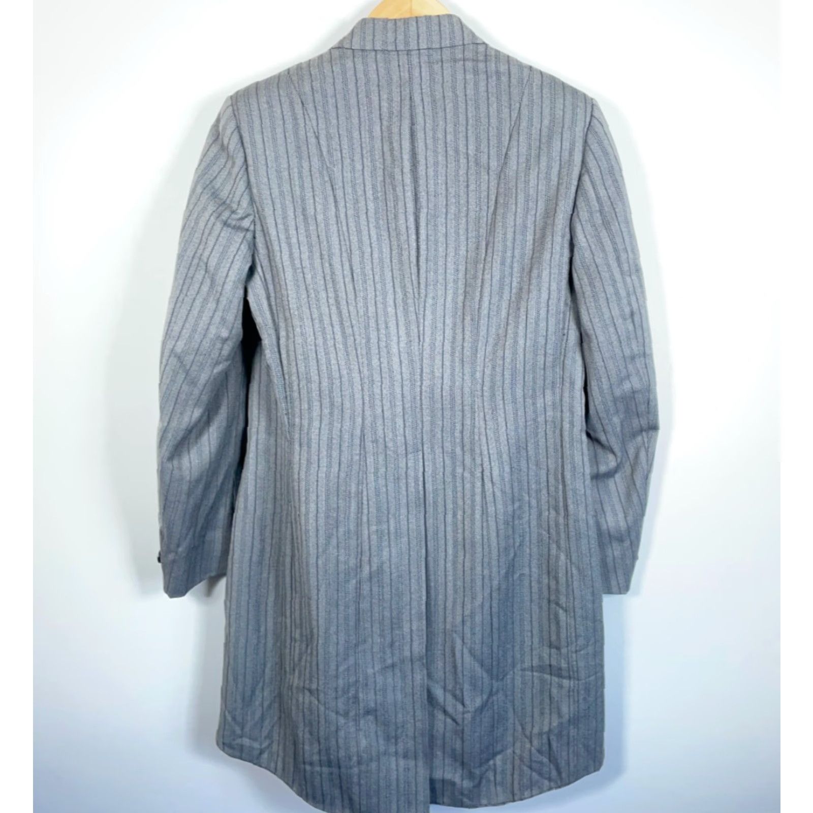 Yves Saint Laurent VINTAGE Yves Saint Laurent Blazer Jacket Mens 41 Long Gray Pinstripe Wool 2 Piece Notch Lapel One-Button Casual Business 80s Size 42R - 2 Thumbnail
