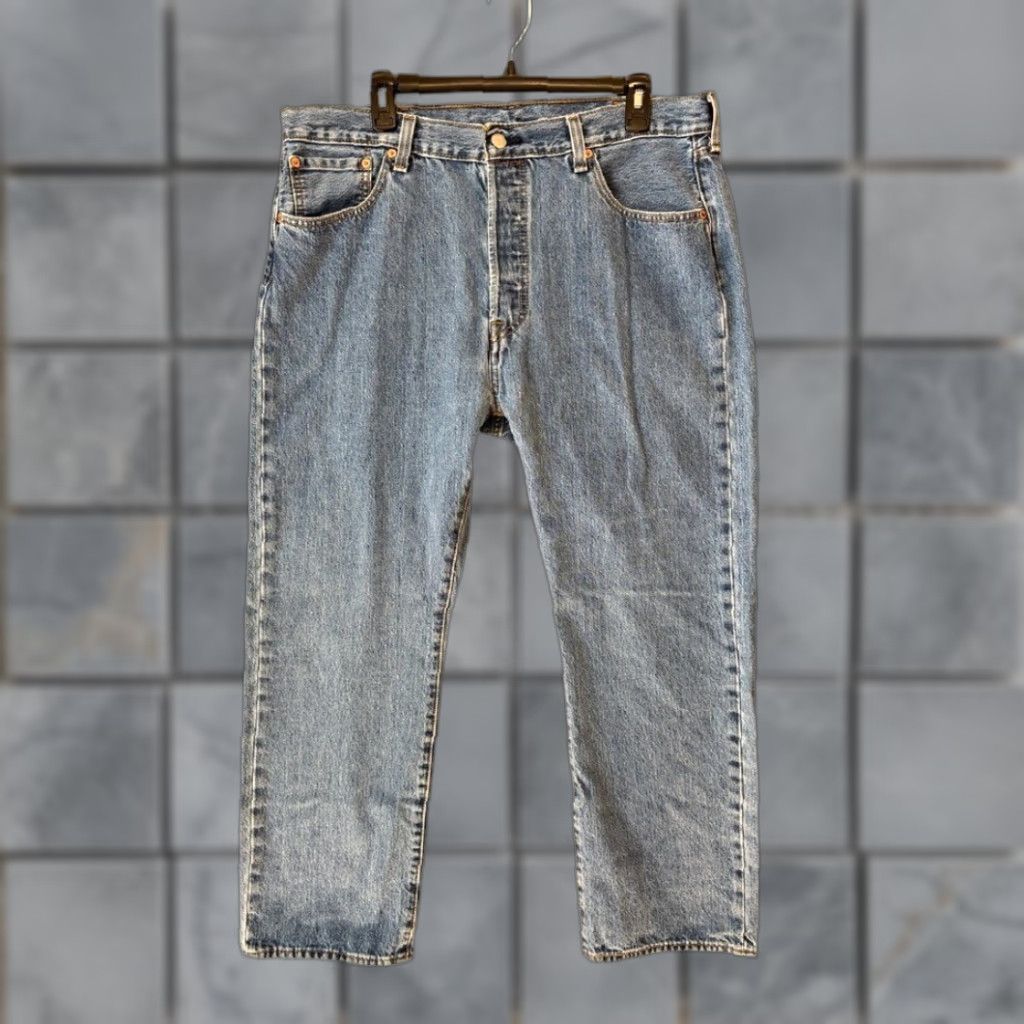 Levi's VINTAGE no | Levis 501 Jeans Mens W38 L30 Light Wash Straight Leg Classic Denim Size US 38 / EU 54 - 1 Thumbnail