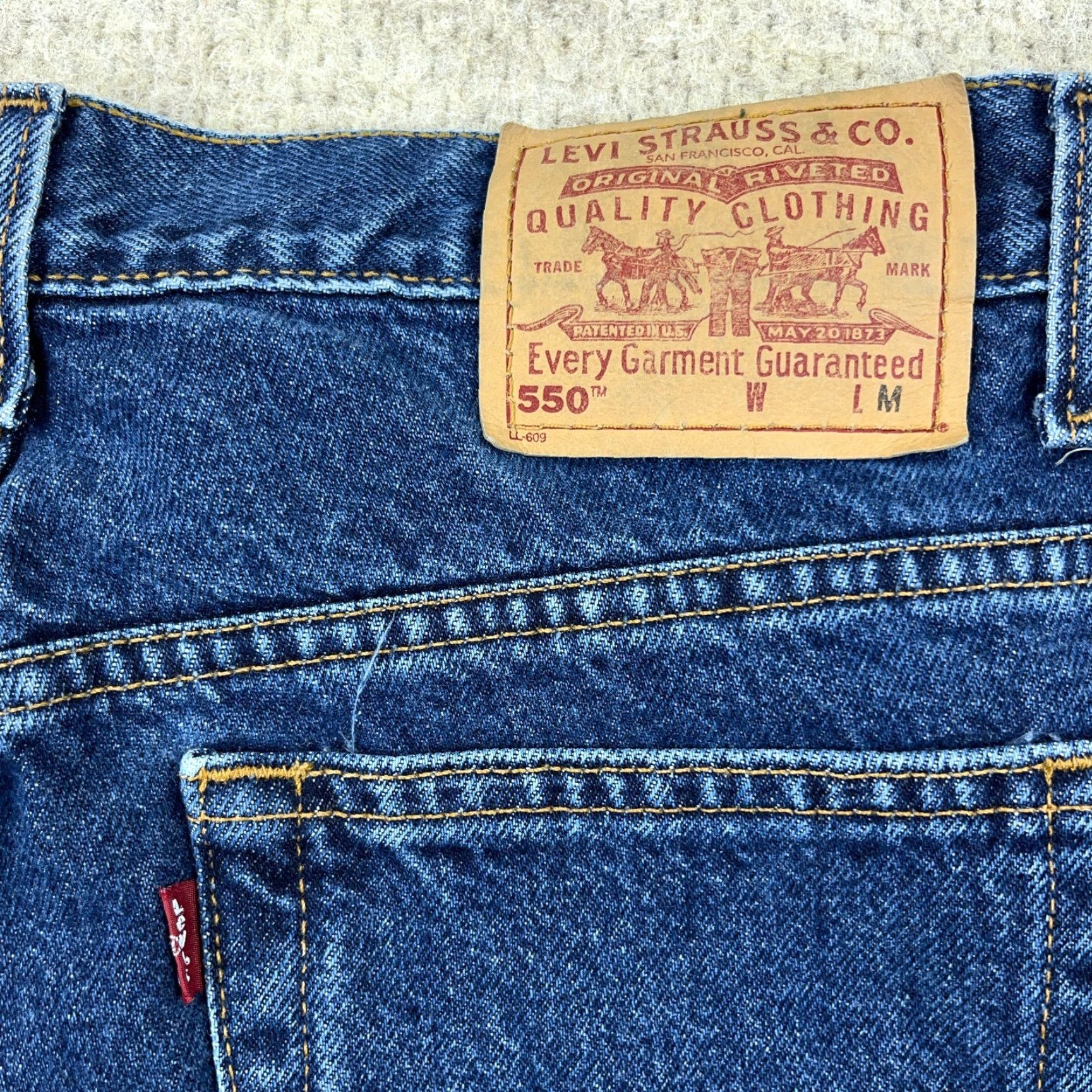 Levi's VINTAGE Levi's 550 Jeans Women 16 Relaxed Fit Tapered 33x30 Blue 90s USA Mens? Womens Size 38" / US 16 / IT 52 - 6 Thumbnail