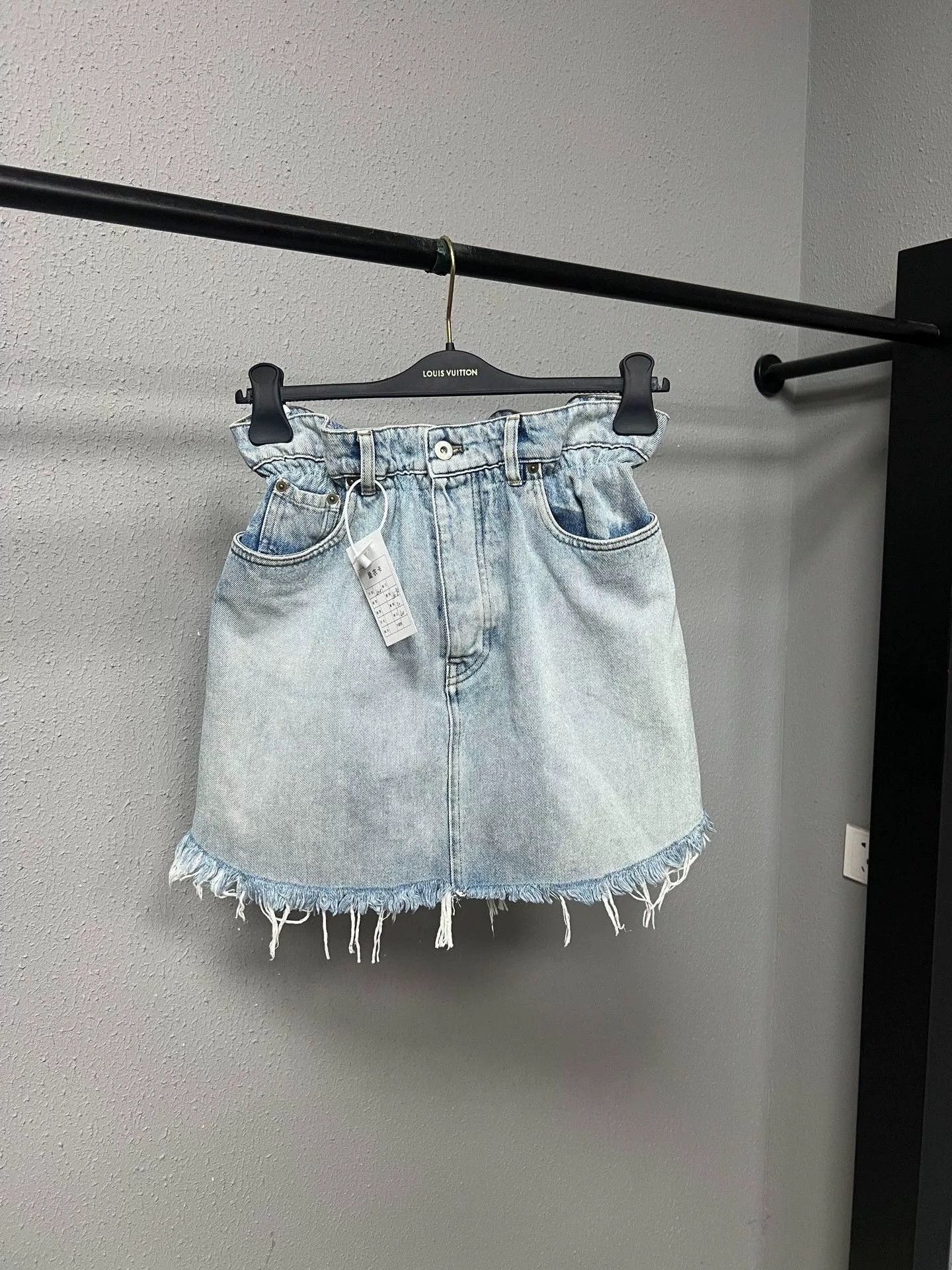 Miu Miu Miu Miu Printed Logo Washed Denim Shorts Size US S / EU 44-46 / 1 - 2 Thumbnail