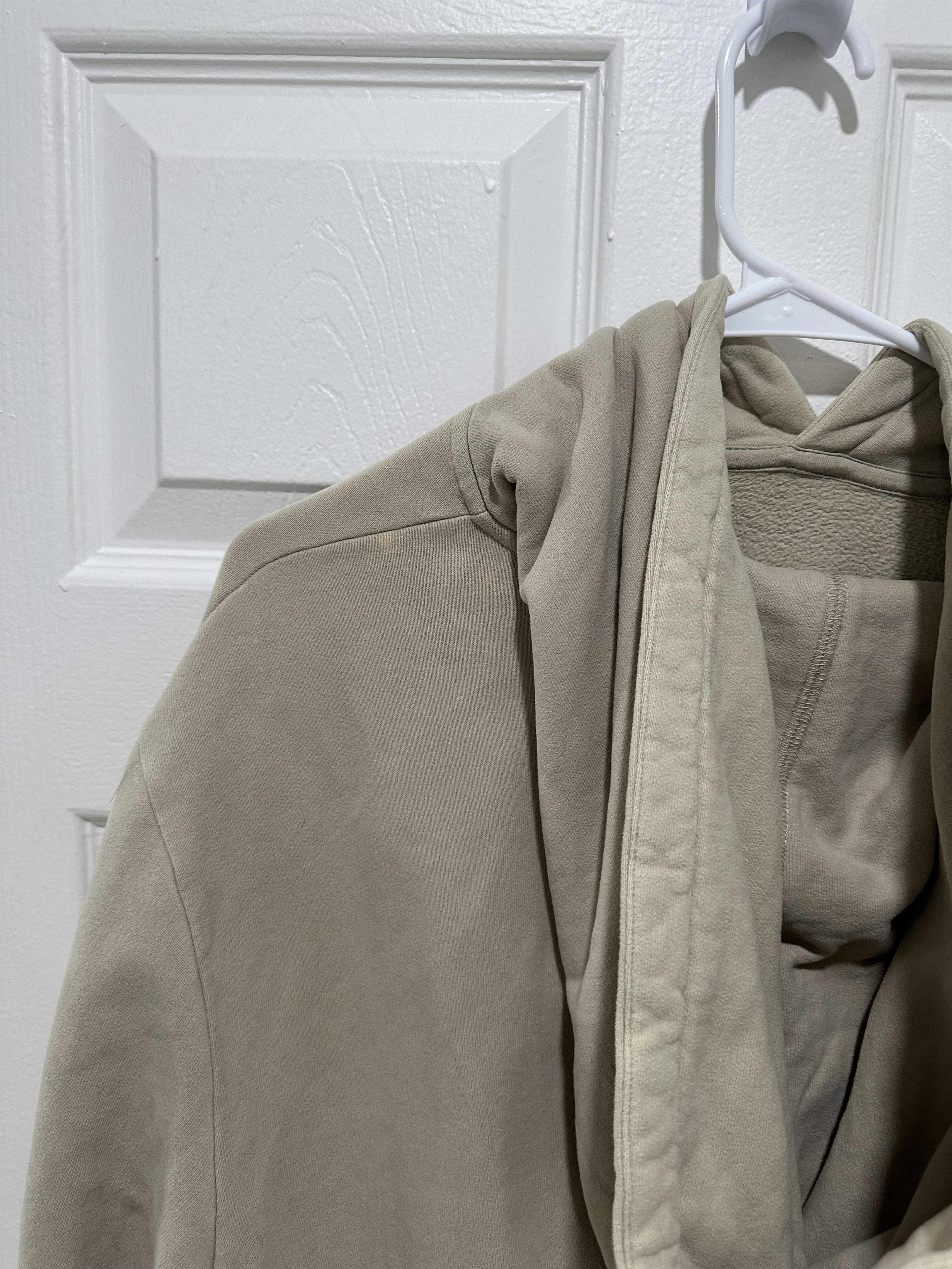 Yves Saint Laurent Painted Logo Print Hooded Sweatshirt Beige Size US L / EU 52-54 / 3 - 7 Thumbnail