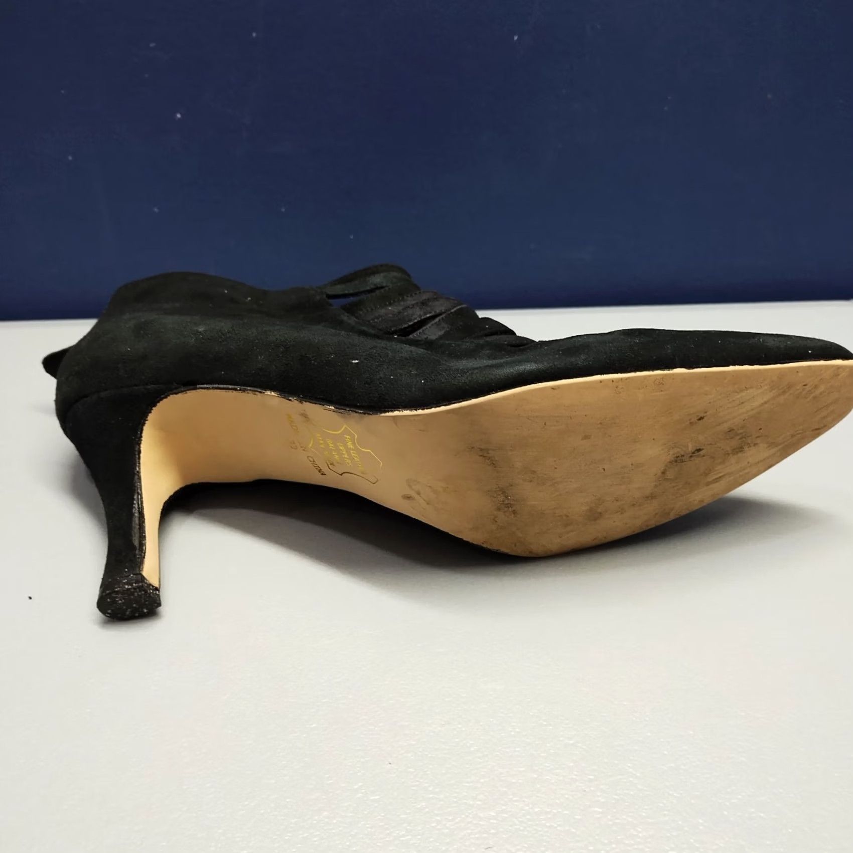 Vintage Jasmine Pump Heel Womens Size 7 Black Leather Pointed Toe Back Zipper Pump Size US 7 / IT 37 - 6 Thumbnail