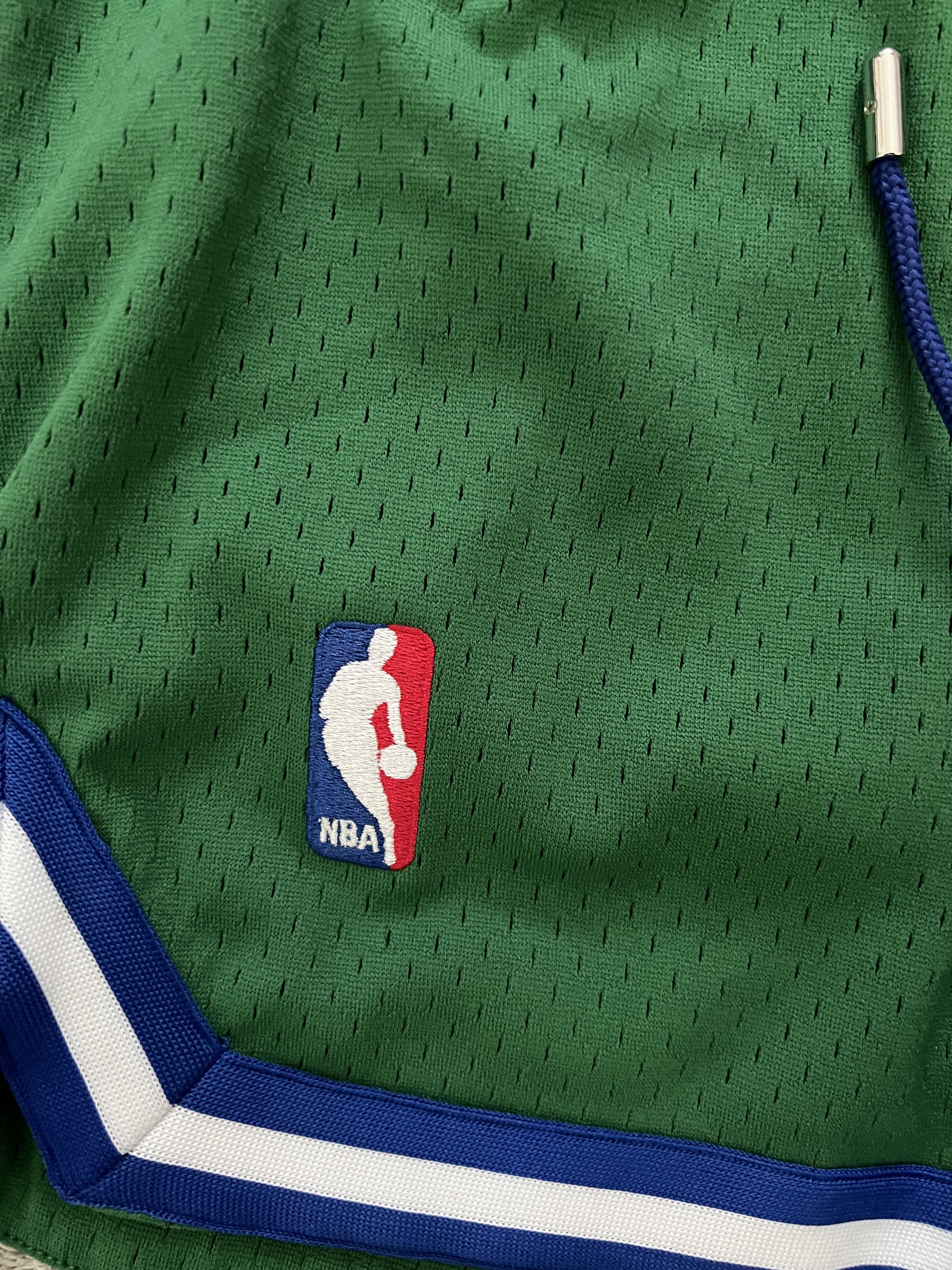 Just Don × Mitchell & Ness Dallas Mavericks 1981-82 NBA Just Don Mitchell & Ness Shorts Size US 32 / EU 48 - 9 Thumbnail