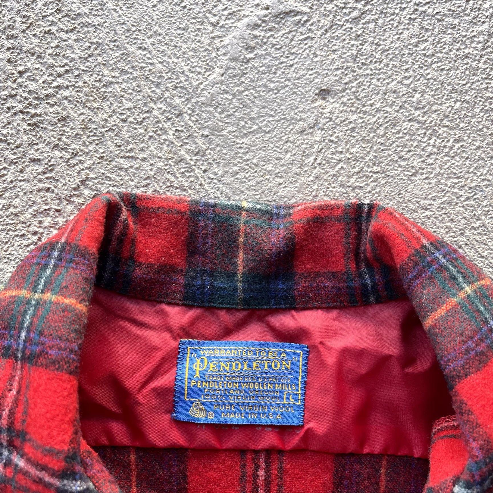 Pendleton VINTAGE Pendleton Shirt Men L Red Wool Plaid Button-Up Collared Long Sleeve Regular Fit Thread: Classic Western Pockets Mens Size US L / EU 52-54 / 3 - 5 Thumbnail