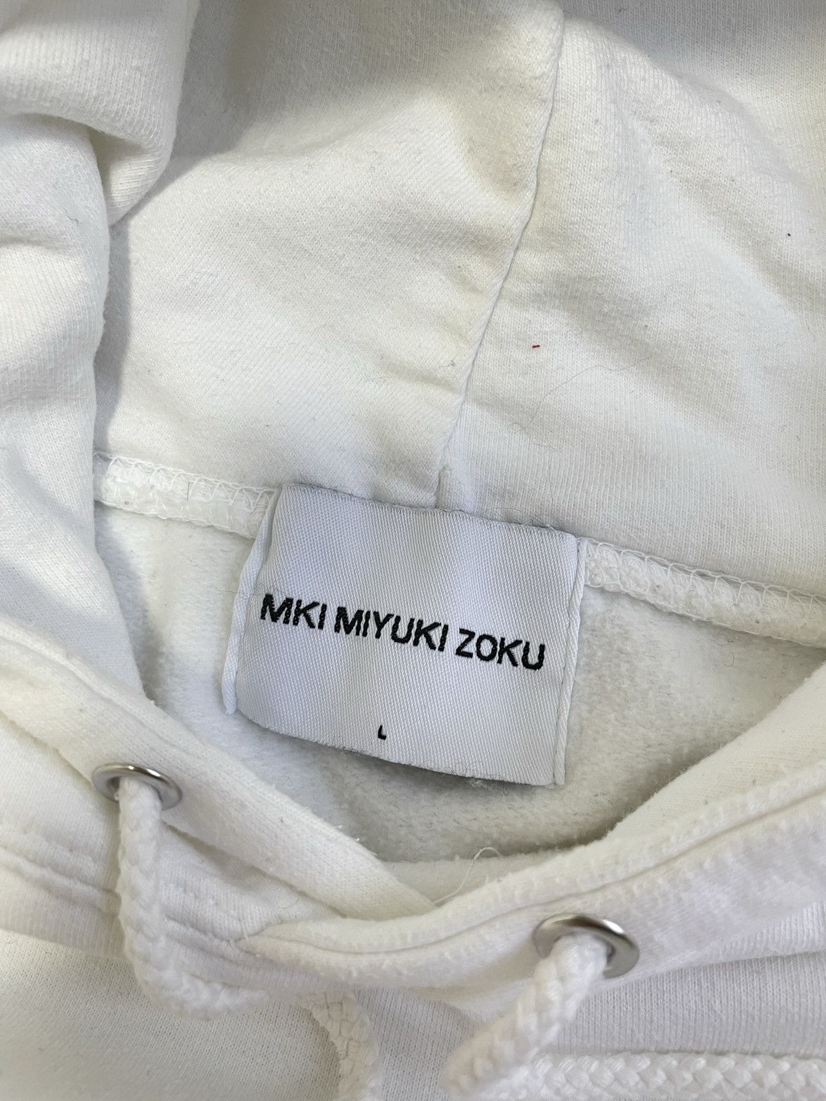 Japanese Brand × Mki Miyuki Zoku × Vintage MKI Miyuki Zoku Japanese Brand White Hoodie Center Logo Size US L / EU 52-54 / 3 - 8 Thumbnail