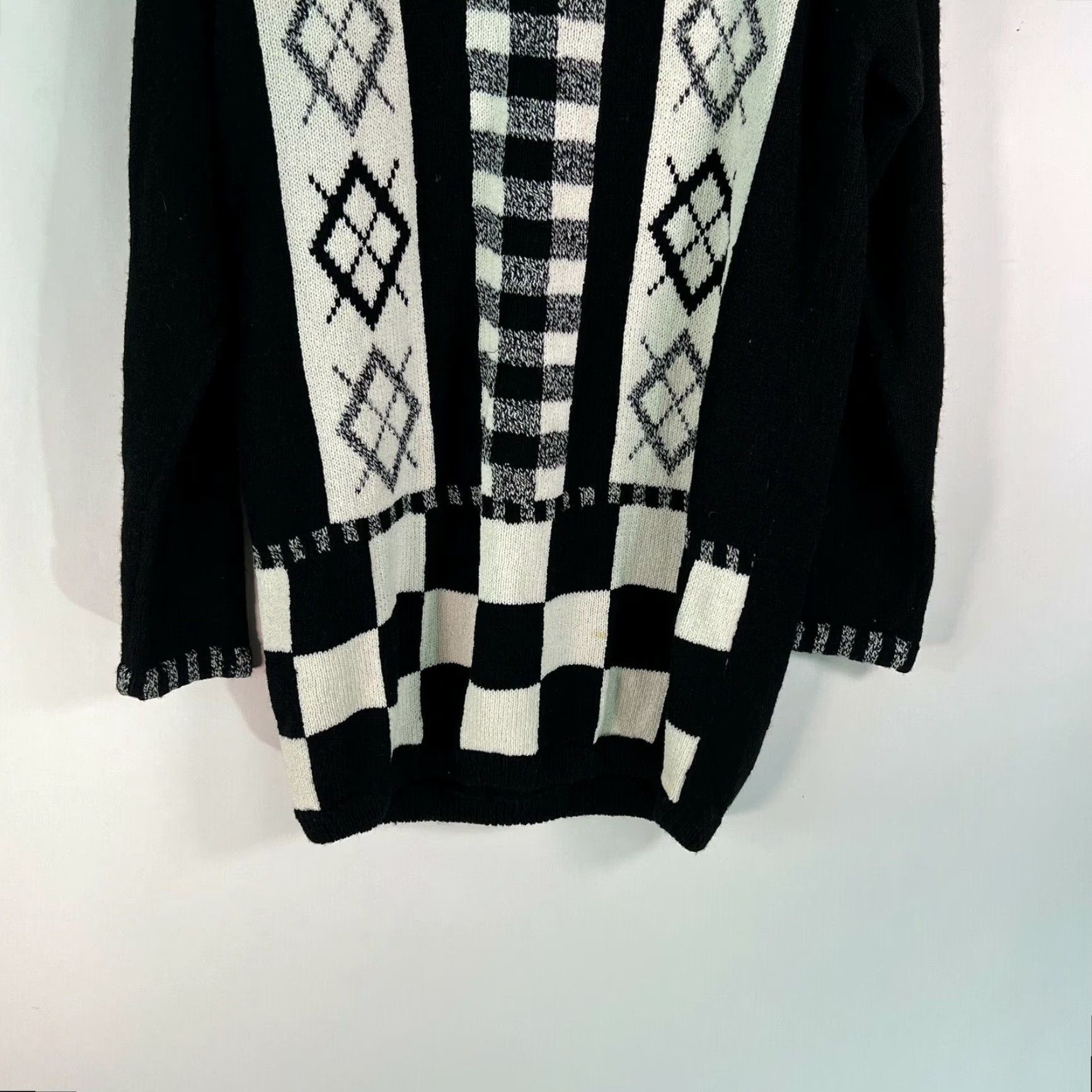 Vintage VINTAGE Anne Crimmins For Umi Collection Women Sweater - Black Geometric Knit Pullover, Crew Neck, Size M Size M / US 6-8 / IT 42-44 - 4 Thumbnail