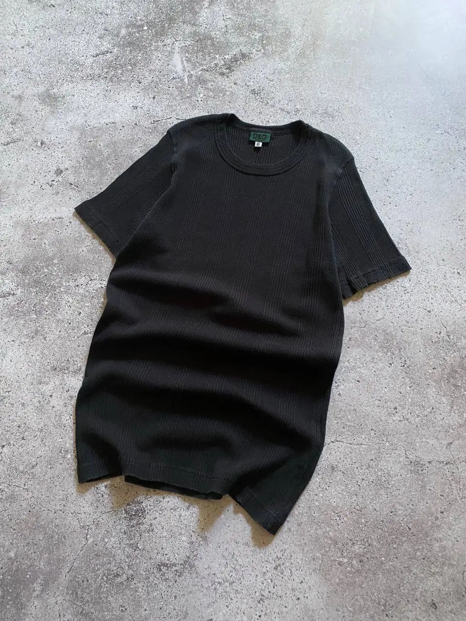 Dolce & Gabbana VINTAGE 90s DOLCE GABBANA DG LOGO RIBBED KNIT T SHIRT RARE Size US L / EU 52-54 / 3 - 4 Thumbnail