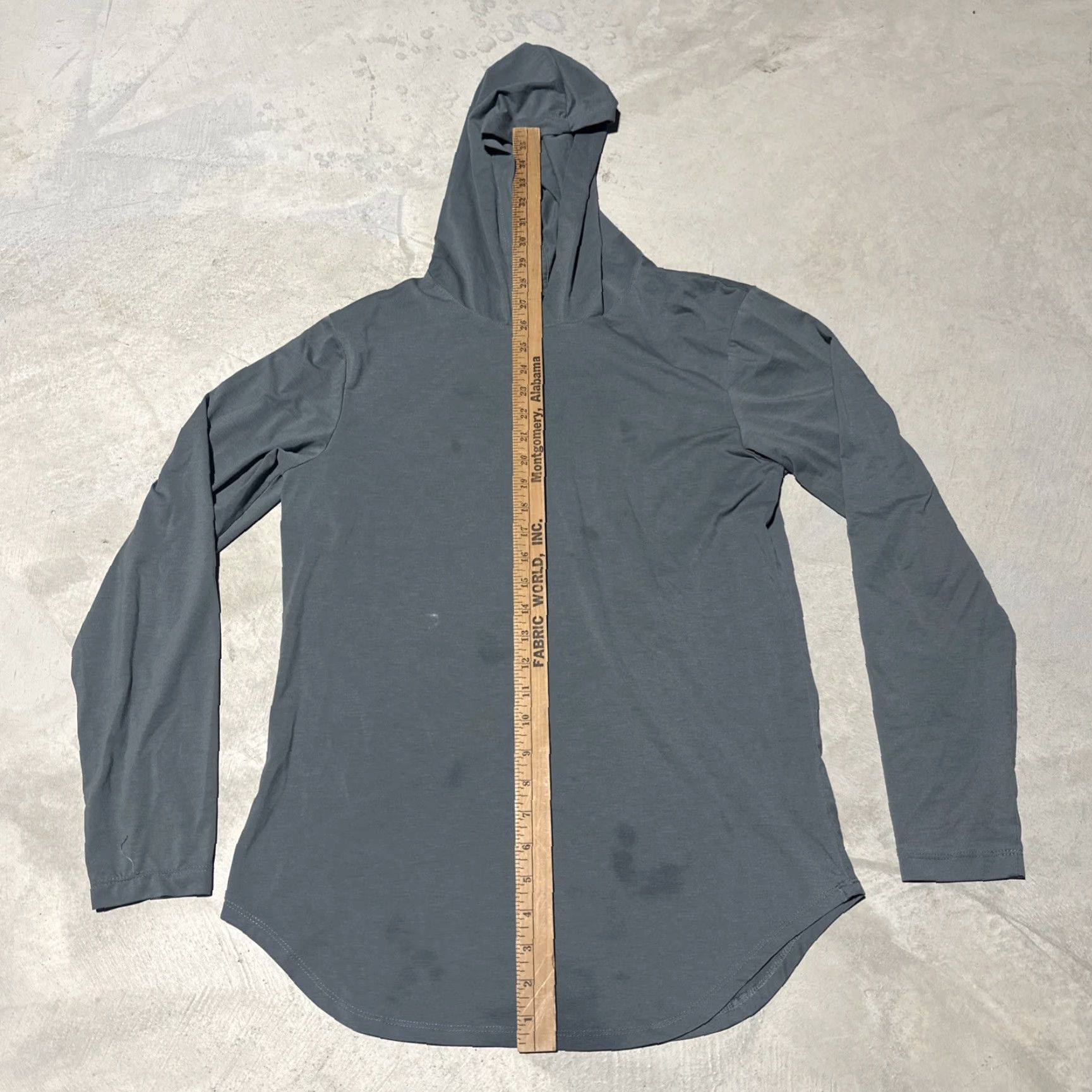 Cuts Cuts Hoodie Shirt Mens M Gray Elongated Curved Hem Lightweight All Seasons Hooded Stain Marks Size US M / EU 48-50 / 2 - 6 Thumbnail