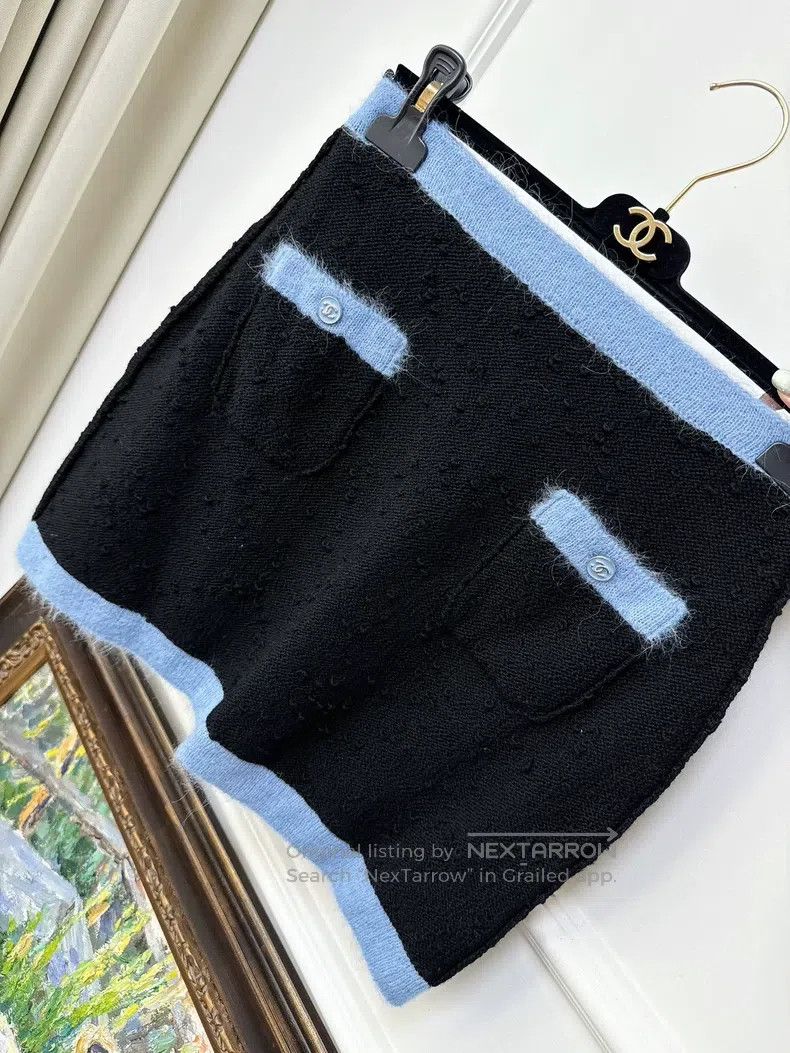 Chanel Chanel 24B blue and black colour block two-pocket wool ski Size 24" / US 00 / IT 34 - 3 Thumbnail