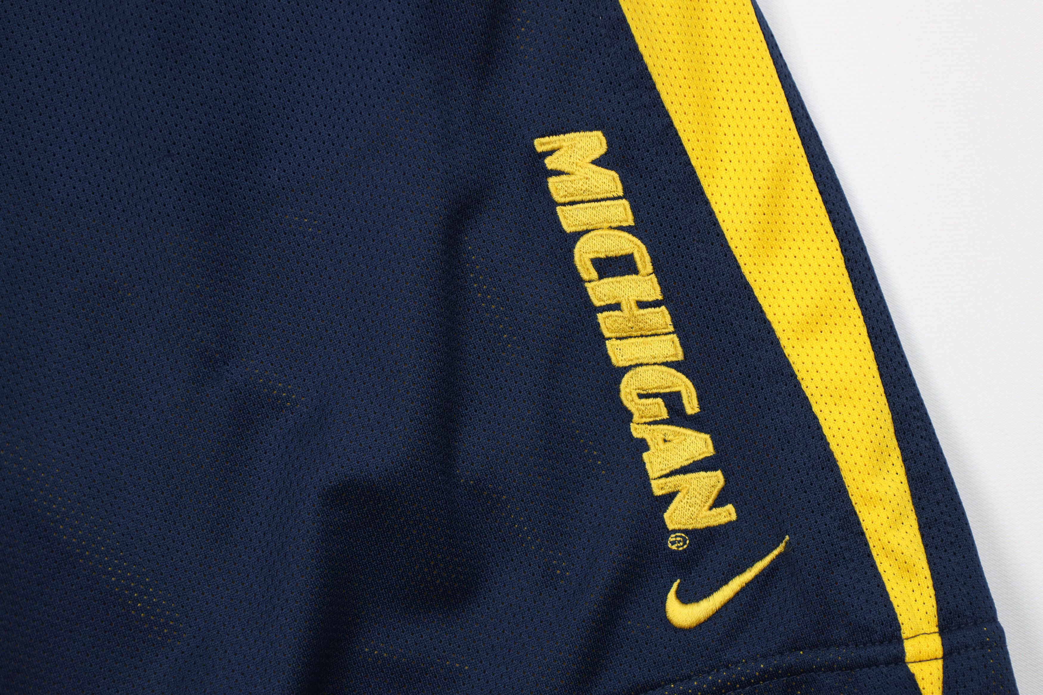 Nike Vintage Nike Scott Mini Swoosh University of Michigan Shorts Size US 30 / EU 46 - 5 Thumbnail