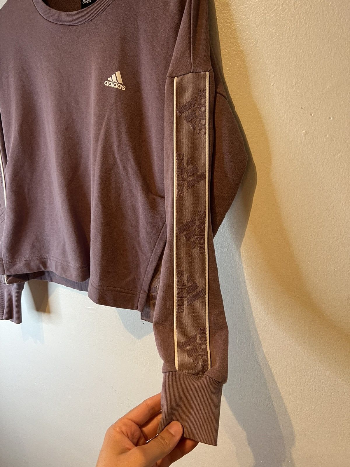 Adidas ADIDAS Womens Sweatshirt Sz S Purple Pullover Crewneck Crop Size S / US 4 / IT 40 - 3 Thumbnail