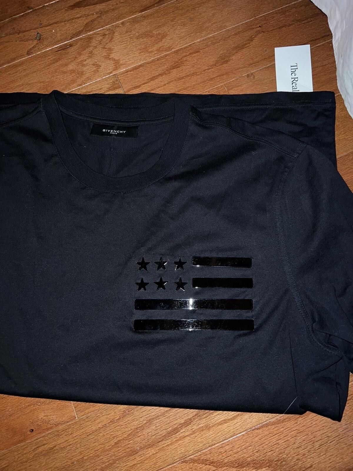 Givenchy Givenchy Sz L Large Black Tee Metal Flag Embellishment Size US L / EU 52-54 / 3 - 3 Thumbnail