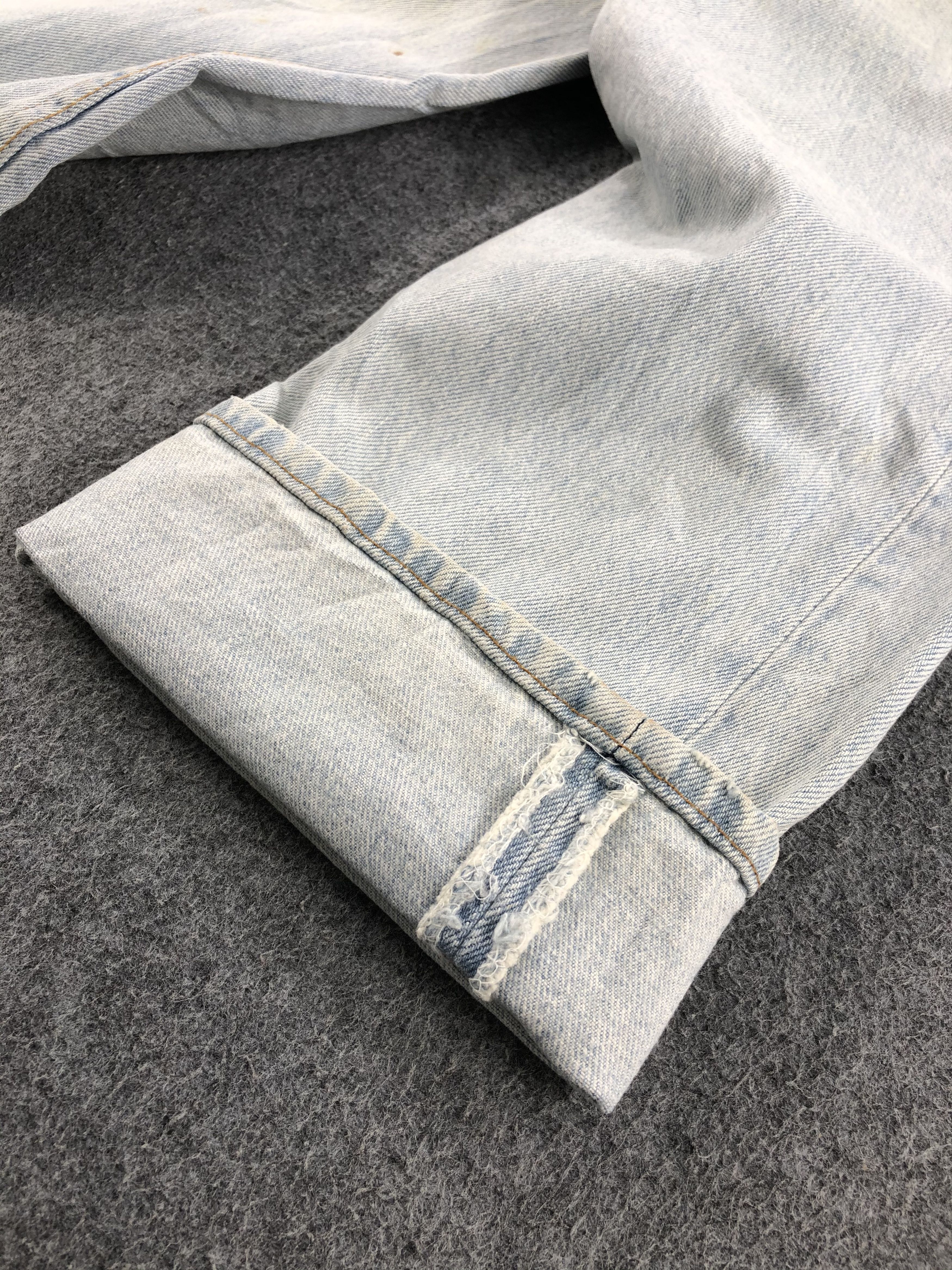 Levi's Vintage 90s Light Wash Levis 501 Jeans-JM657 Size US 32 / EU 48 - 6 Thumbnail