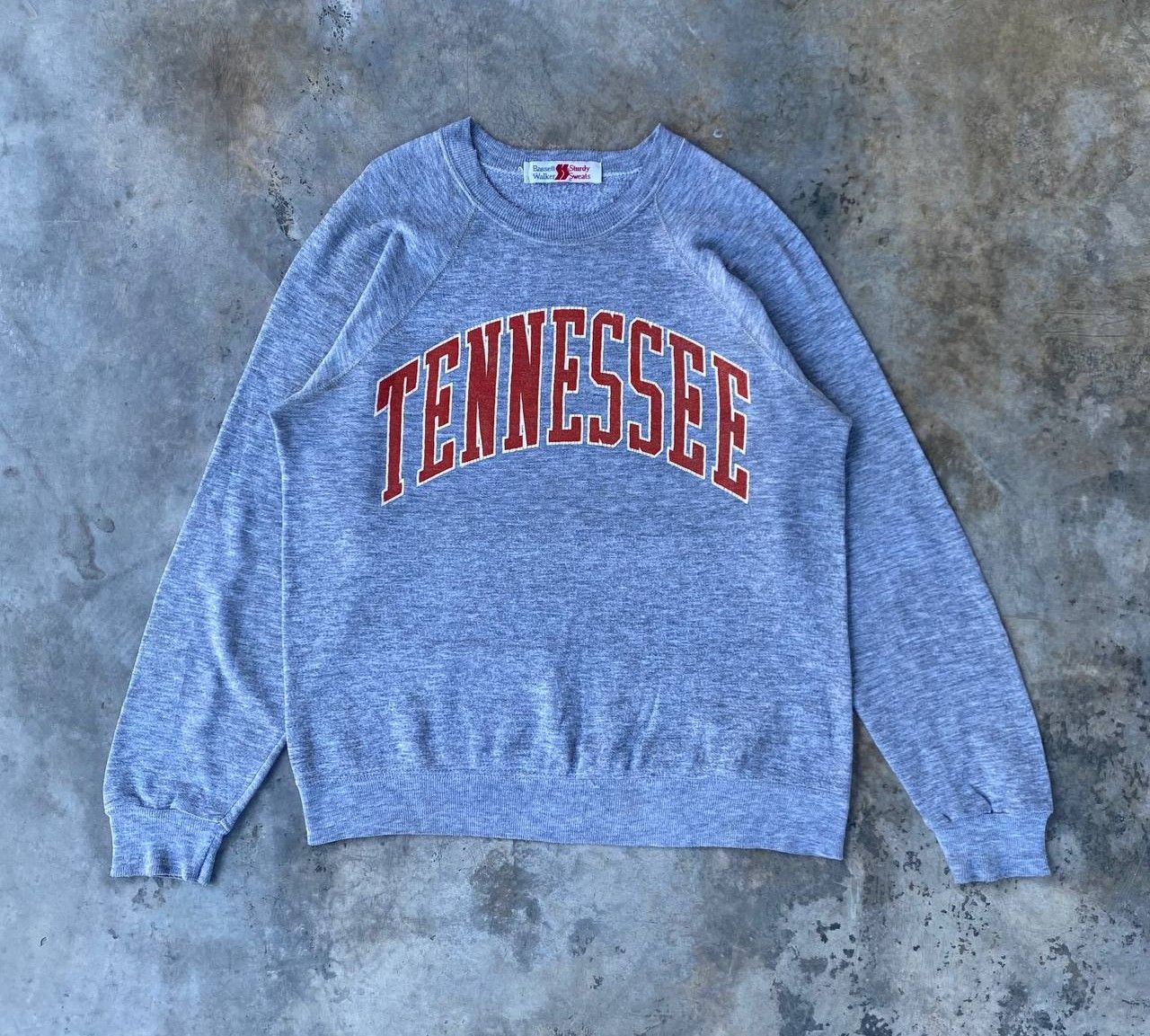Vintage RARE VINTAGE 70S TENNESSE UNIVERSITY BASSETT WALKER RAYON Size US L / EU 52-54 / 3 - 10 Thumbnail