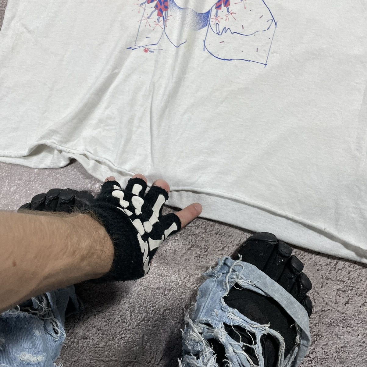 Vintage Vintage 90s Abstract Faces Graphic Tank Top Cream Thrashed L Size US L / EU 52-54 / 3 - 8 Thumbnail