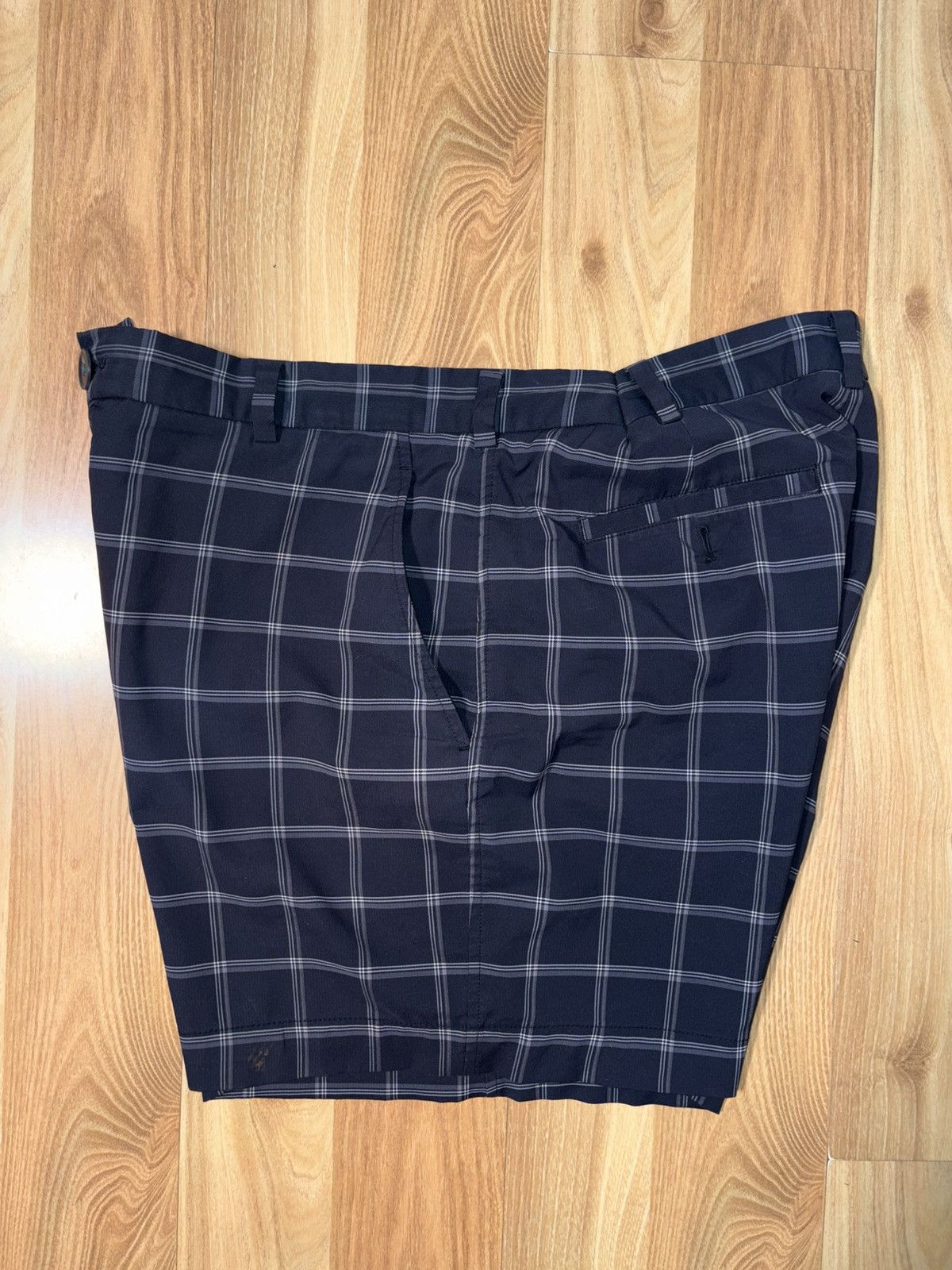 Nike Nike Golf Black chequered button up shorts size 36 Size US 36 / EU 52 - 3 Thumbnail
