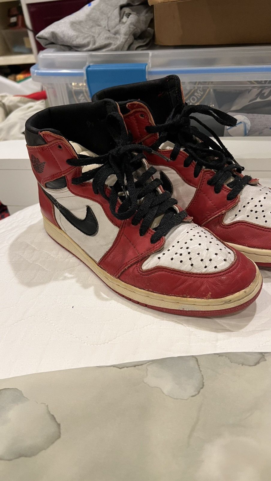 Nike Air Jordan 1 Retro High 1994 Chicago 1994 Size US 9.5 / EU 42-43 - 1 Thumbnail