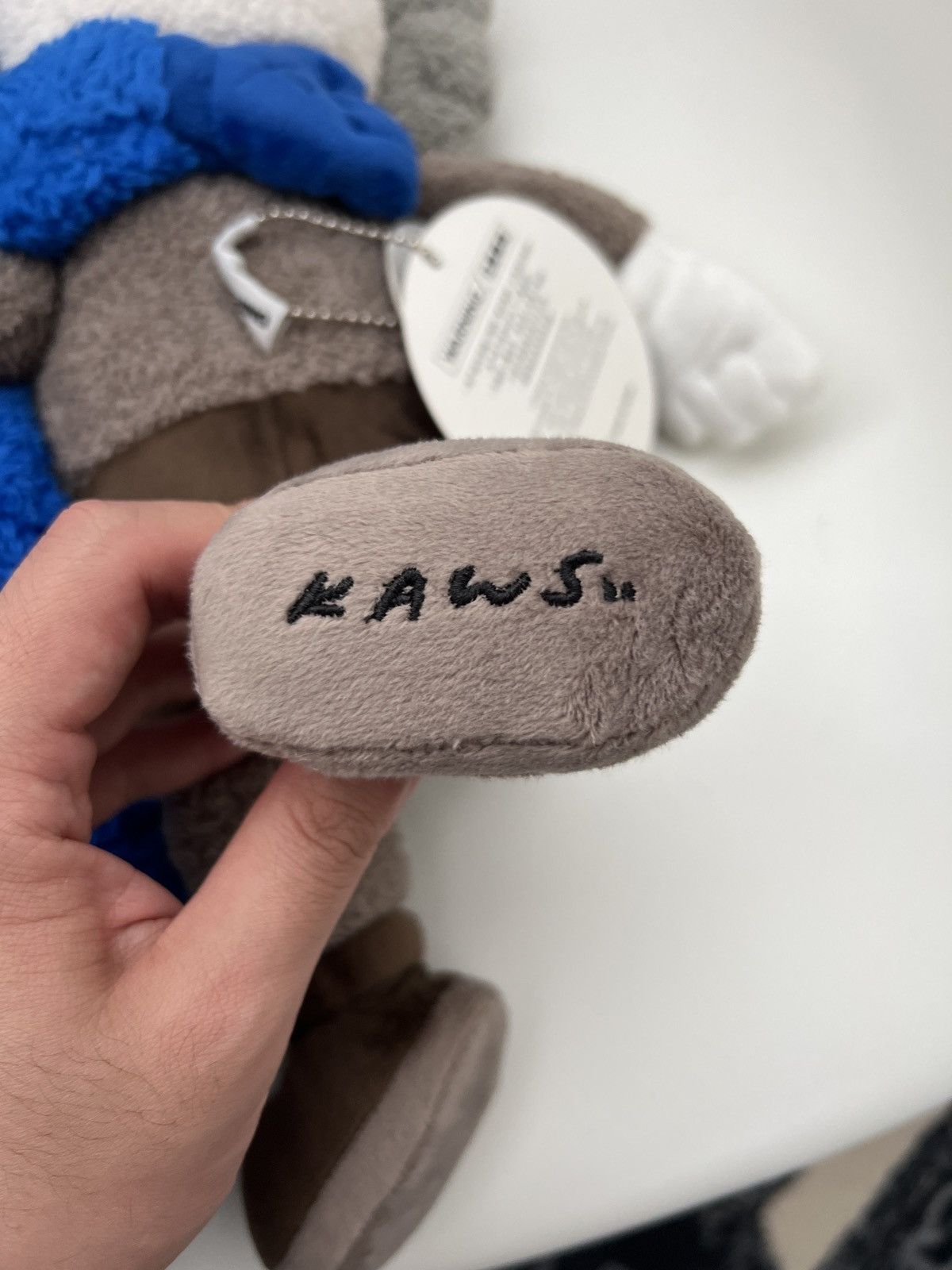 Kaws Kaws Seeing/watching Plush Size ONE SIZE - 6 Thumbnail
