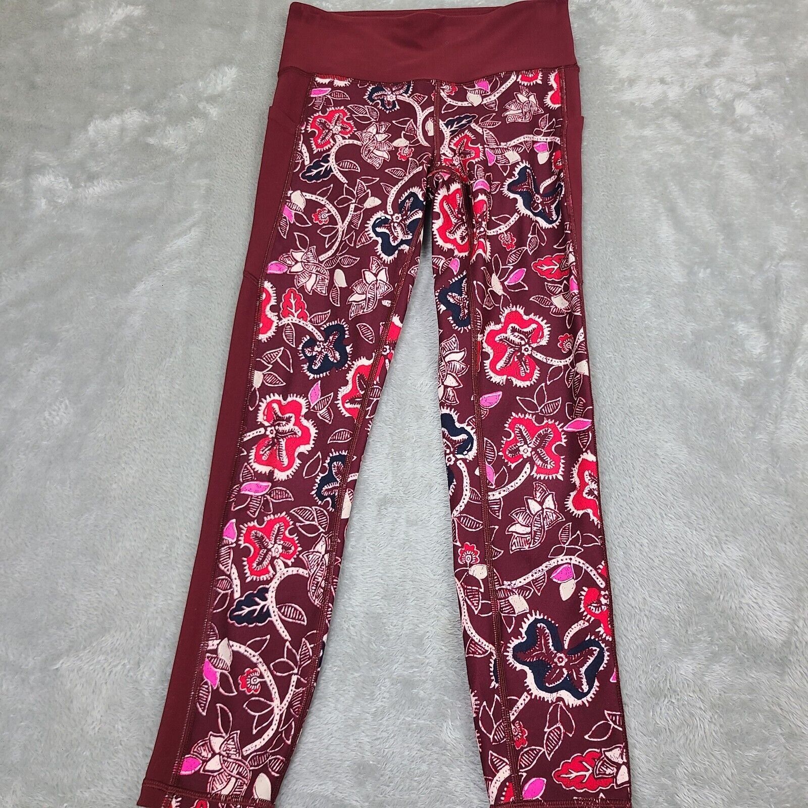 Athleta Athleta Maroon & Batik Print Floral Leggings Size Small Size 27" / US 4 / IT 40 - 1 Thumbnail