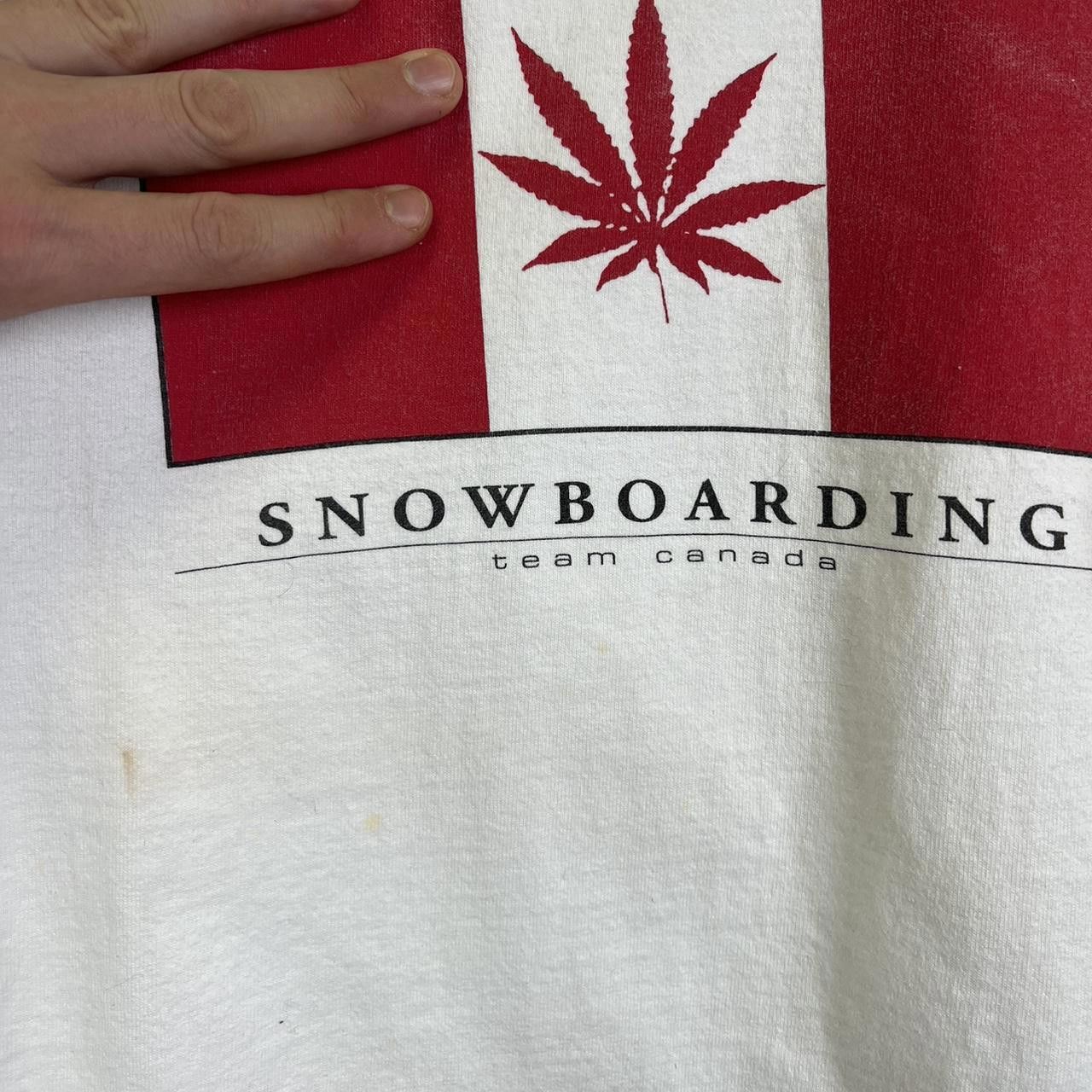 Designer Vintage Snowboarding T-Shirt with Maple Leaf Design Fun Tee Size US XL / EU 56 / 4 - 4 Thumbnail