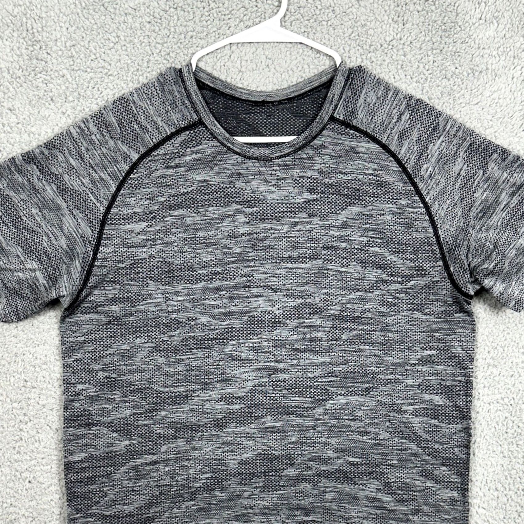 Lululemon Lululemon Metal Vent Tech T-Shirt Men Large Gray Black Athletic Exercise Workout Shirt Short Sleeve Crew Neck Heather Pattern Size US L / EU 52-54 / 3 - 2 Thumbnail