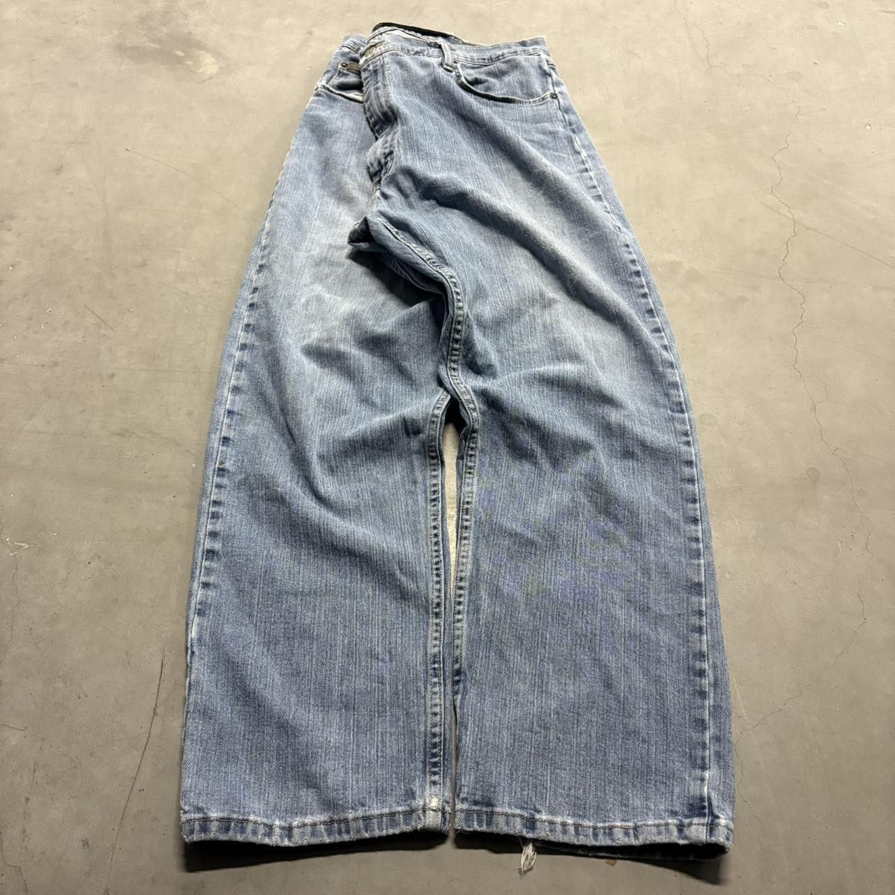 Vintage Vintage Y2K/2000s Baggy Skater Style Medium Wash Denim Jeans! Size US 40 / EU 56 - 3 Thumbnail
