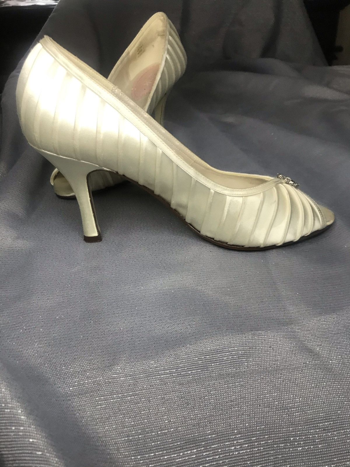 Pink Ivory Satin Peep Toe Bridal Pumps with Rhinestone and Pearl Detail Sz 9 Size US 9 / IT 39 - 6 Thumbnail