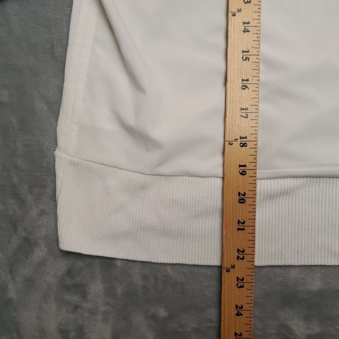 Athleta VINTAGE Athleta Shirt Womens XL White Crop Polyester Spandex B Corp Activewear Tee Size XL / US 12-14 / IT 48-50 - 7 Thumbnail