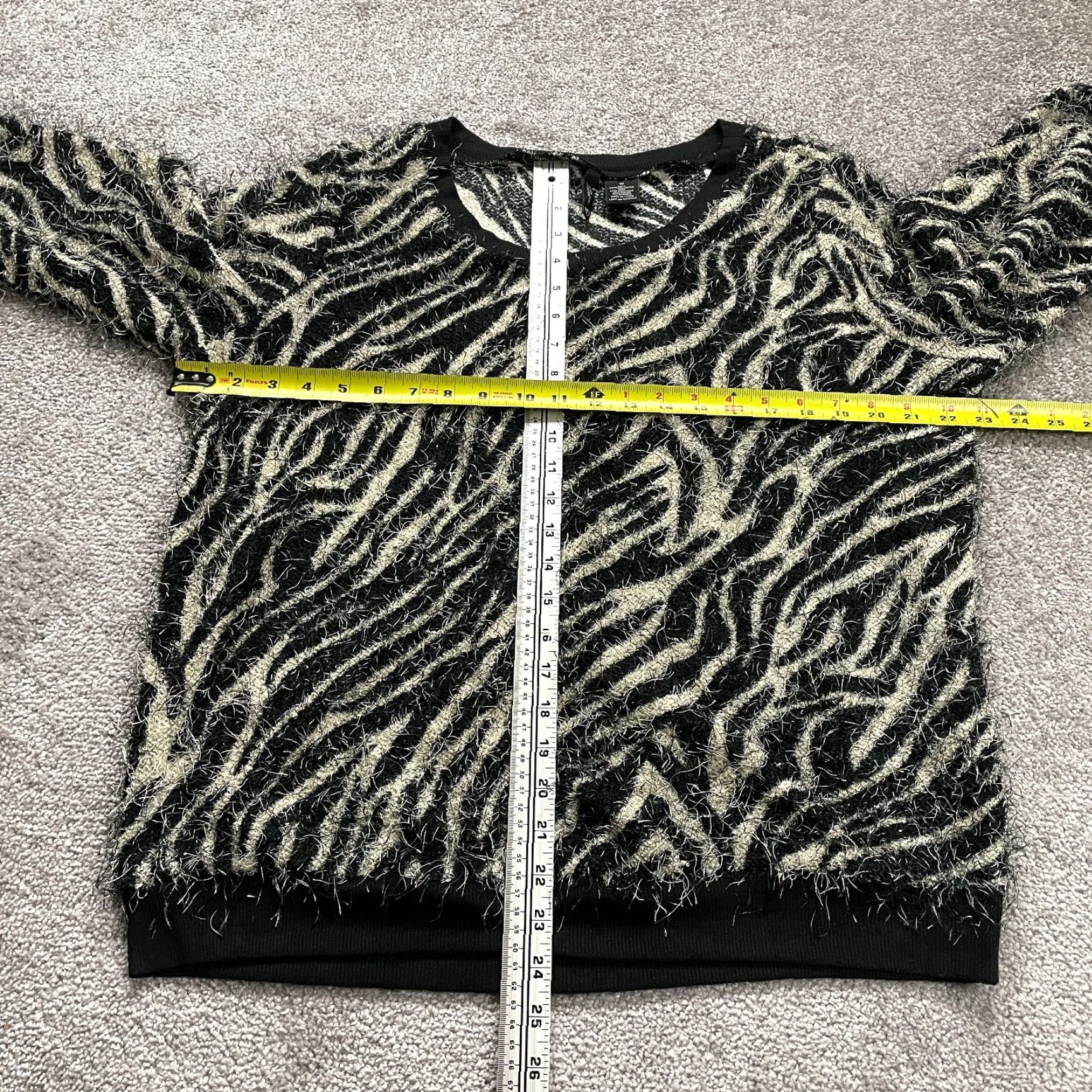 Vintage New Directions Pullover Shirt Womens XL Black White Zebra Animal Print Fuzzy Size XL / US 12-14 / IT 48-50 - 6 Thumbnail