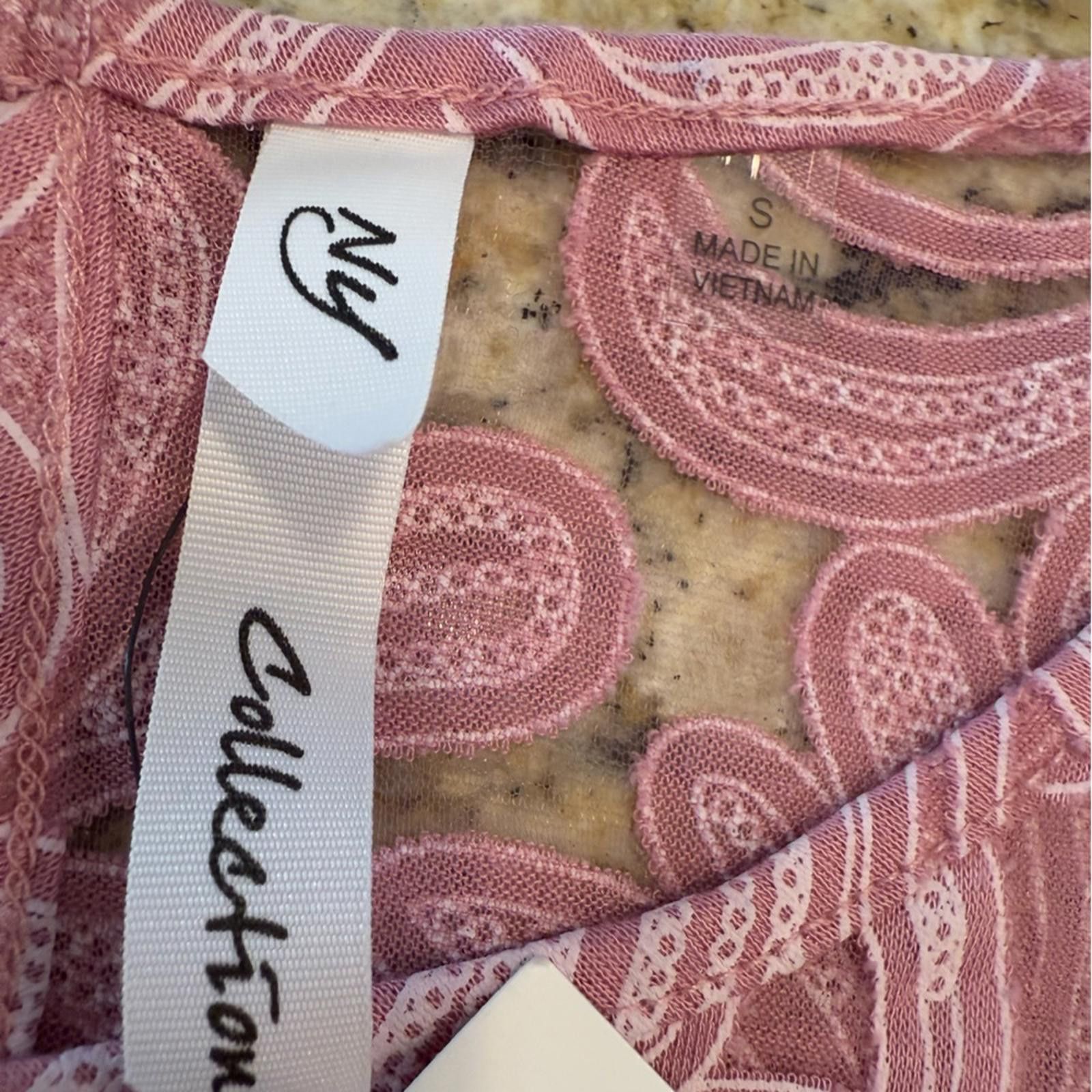 Other NY Collection sheer pink & white floral lace top SZ SM Size S / US 4 / IT 40 - 7 Thumbnail