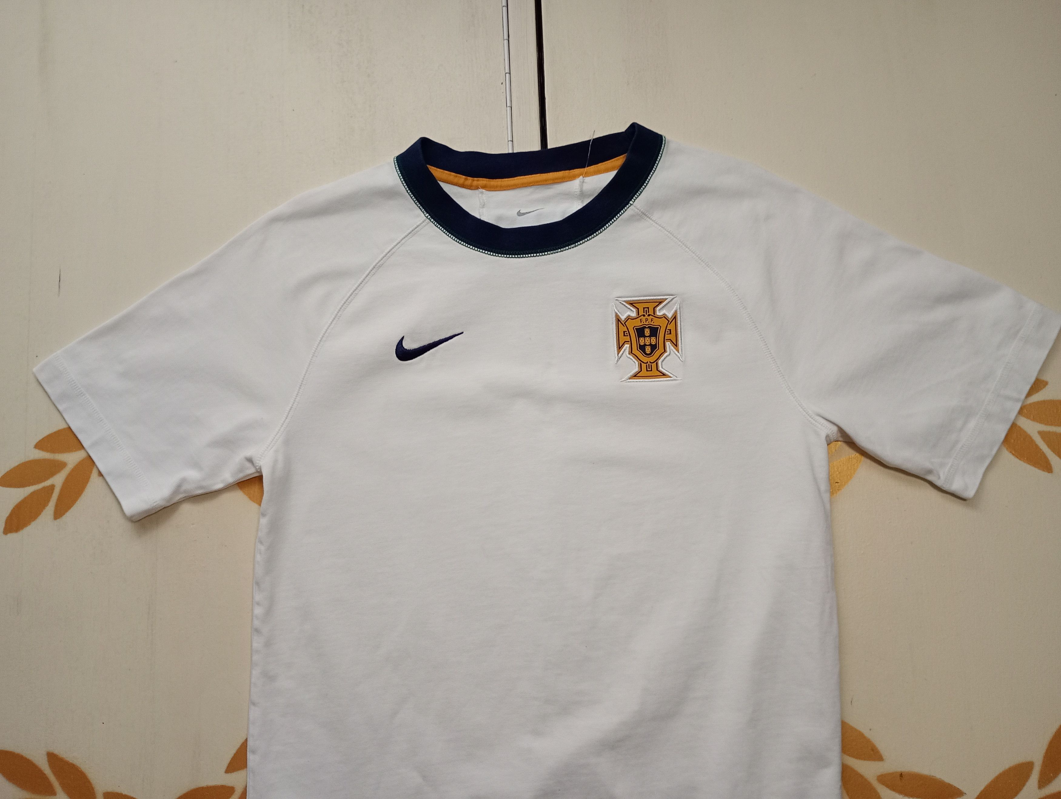 Nike Nike Portugal 2022-23 Men's Short Sleeve Travel Tee Size US S / EU 44-46 / 1 - 4 Thumbnail