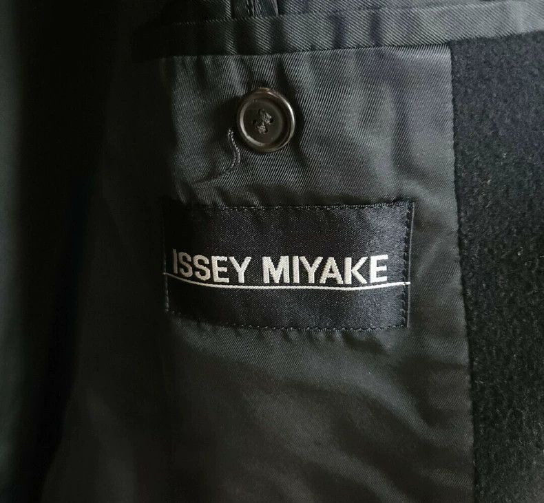 Issey Miyake issey miyake double-breasted wool coat Size US M / EU 48-50 / 2 - 4 Thumbnail
