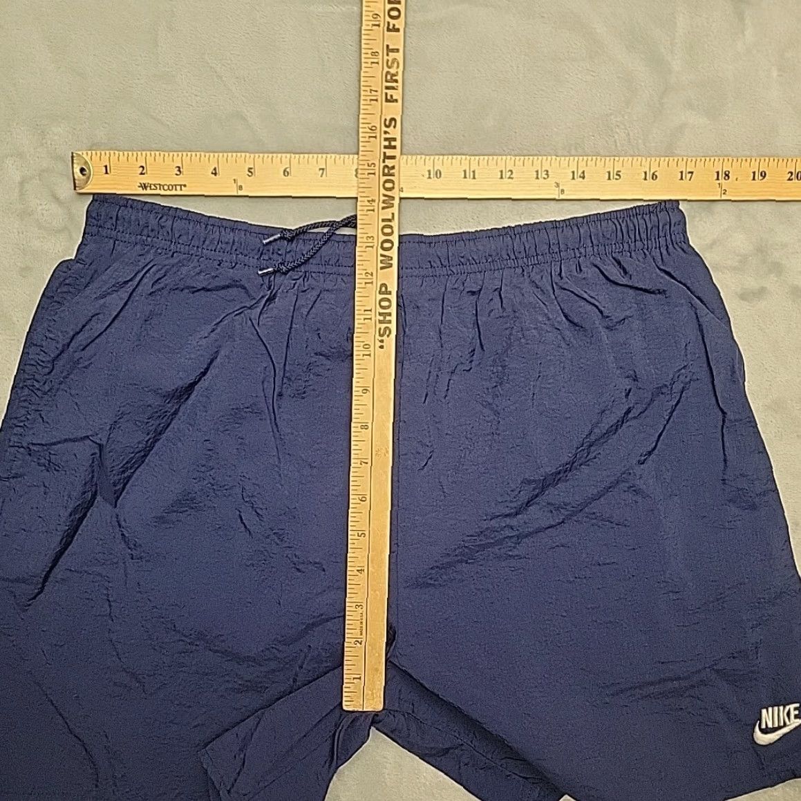 Nike VINTAGE Nike Shorts Bottom Men L Blue 90s Swoosh Windbreaker 100% Nylon Swim Pockets Drawstring Lightweight Logo Size US 33 - 7 Thumbnail