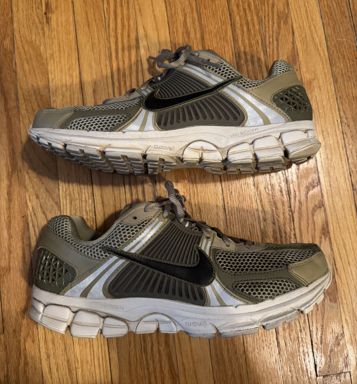 Nike Nike Vomero 5 Olive Size US 10 / EU 43 - 4 Thumbnail