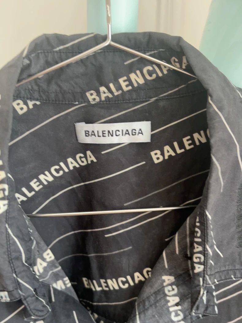 Balenciaga Balenciaga size 38 Short-sleeved shirt, barrage full print Size US S / EU 44-46 / 1 - 2 Thumbnail