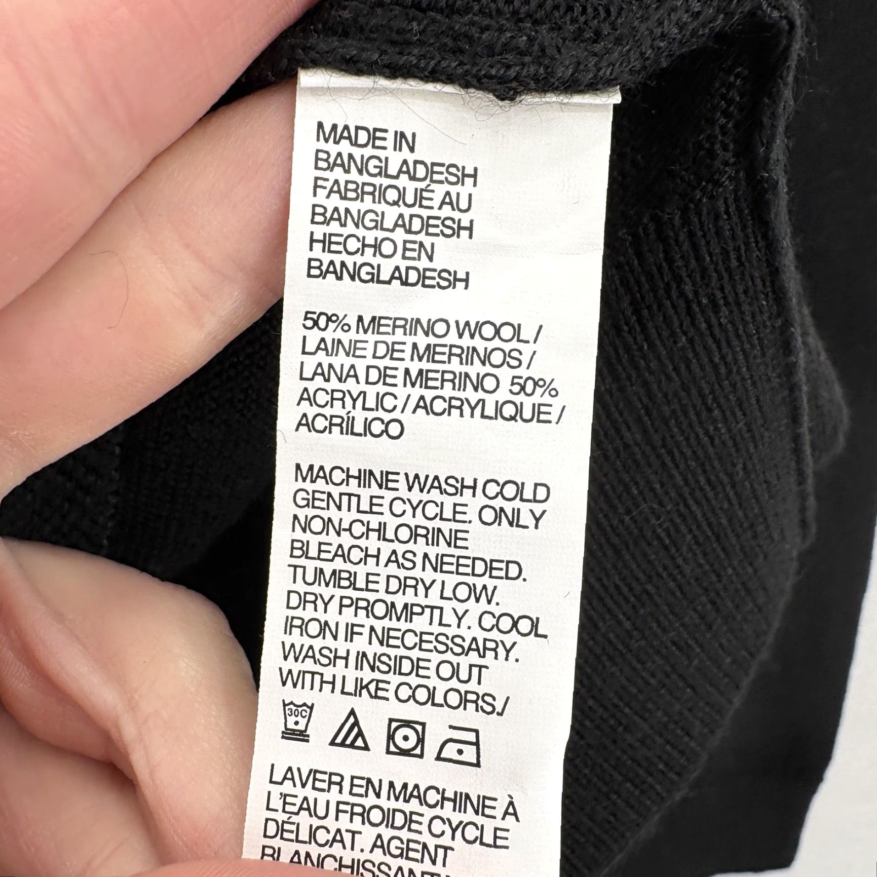 Van Heusen Van Heusen Mens Sweater Medium Black Merino Colorblock Crewneck Knit Pullover Size US M / EU 48-50 / 2 - 6 Thumbnail