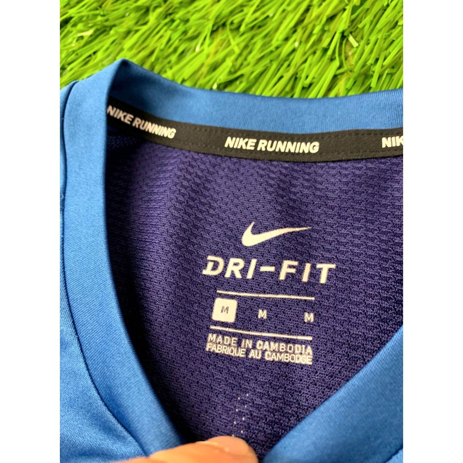 Nike NIKE RUNNING DRI-FIT ORIGINAL 2017 TRAINING RUN MEN SHIRT JERSEY T-SHIRT SIZE M BLUE Size US M / EU 48-50 / 2 - 5 Thumbnail