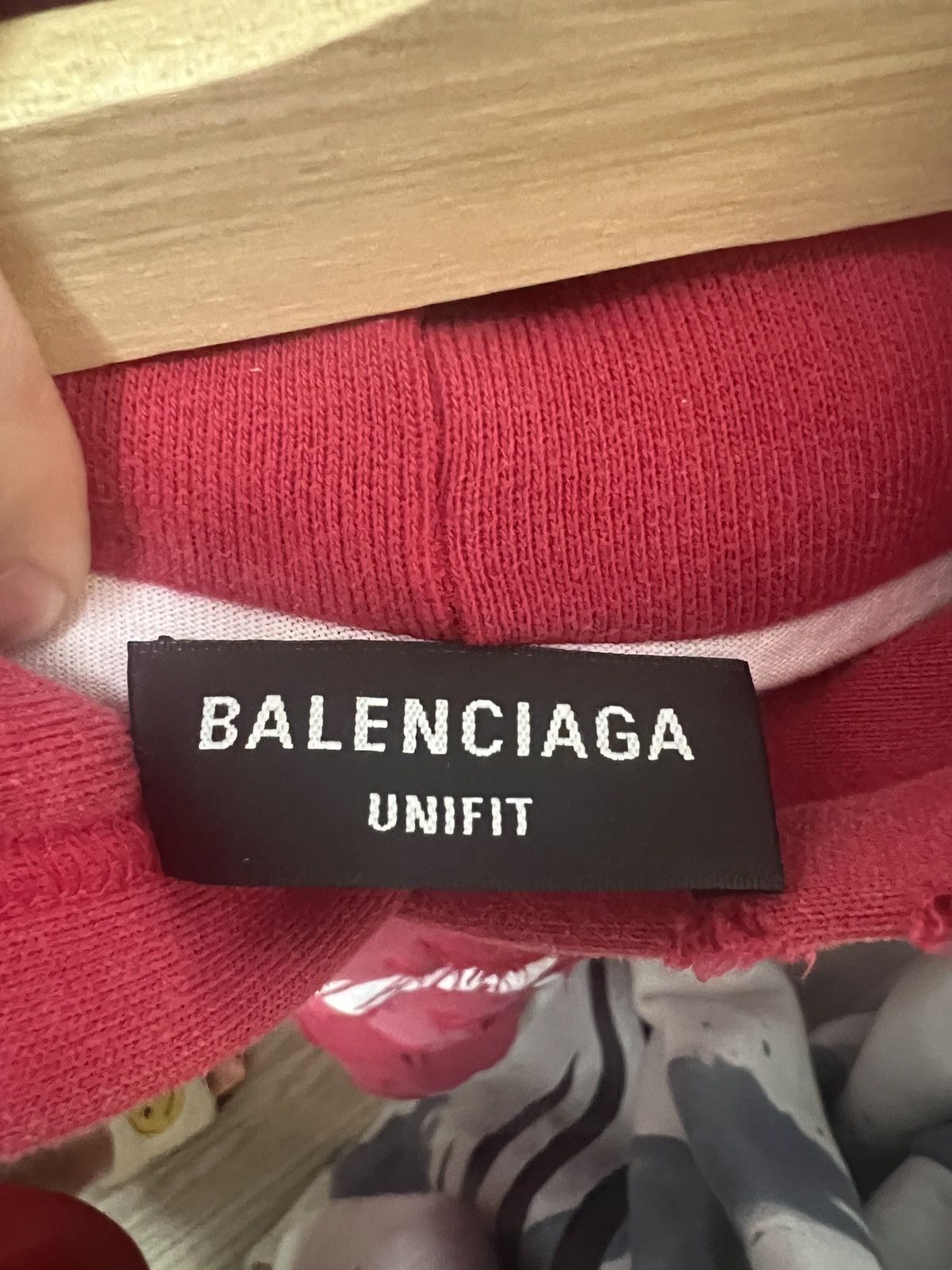 Balenciaga Balenciaga Destroyed Hoodie Red Size US XXL / EU 58 / 5 - 3 Thumbnail
