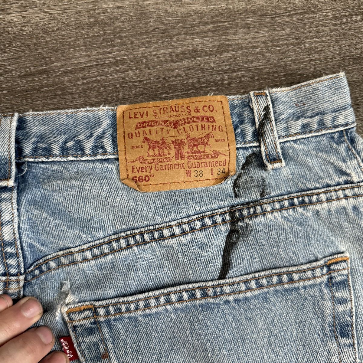 Levi's × Vintage Vintage 90s Levi’s 560 wide leg painted & distressed jeans Size US 38 / EU 54 - 4 Thumbnail
